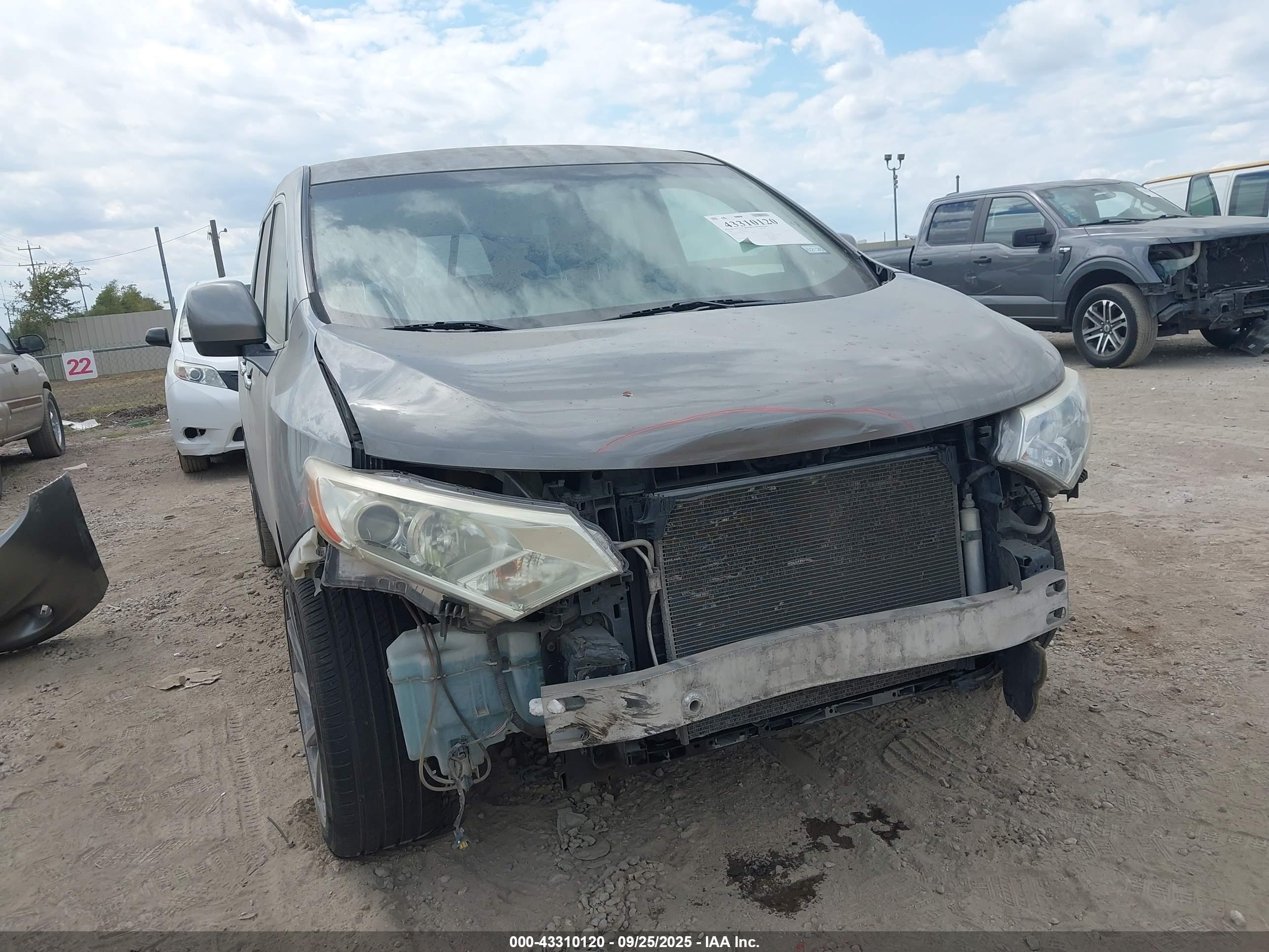 NISSAN QUEST image 6