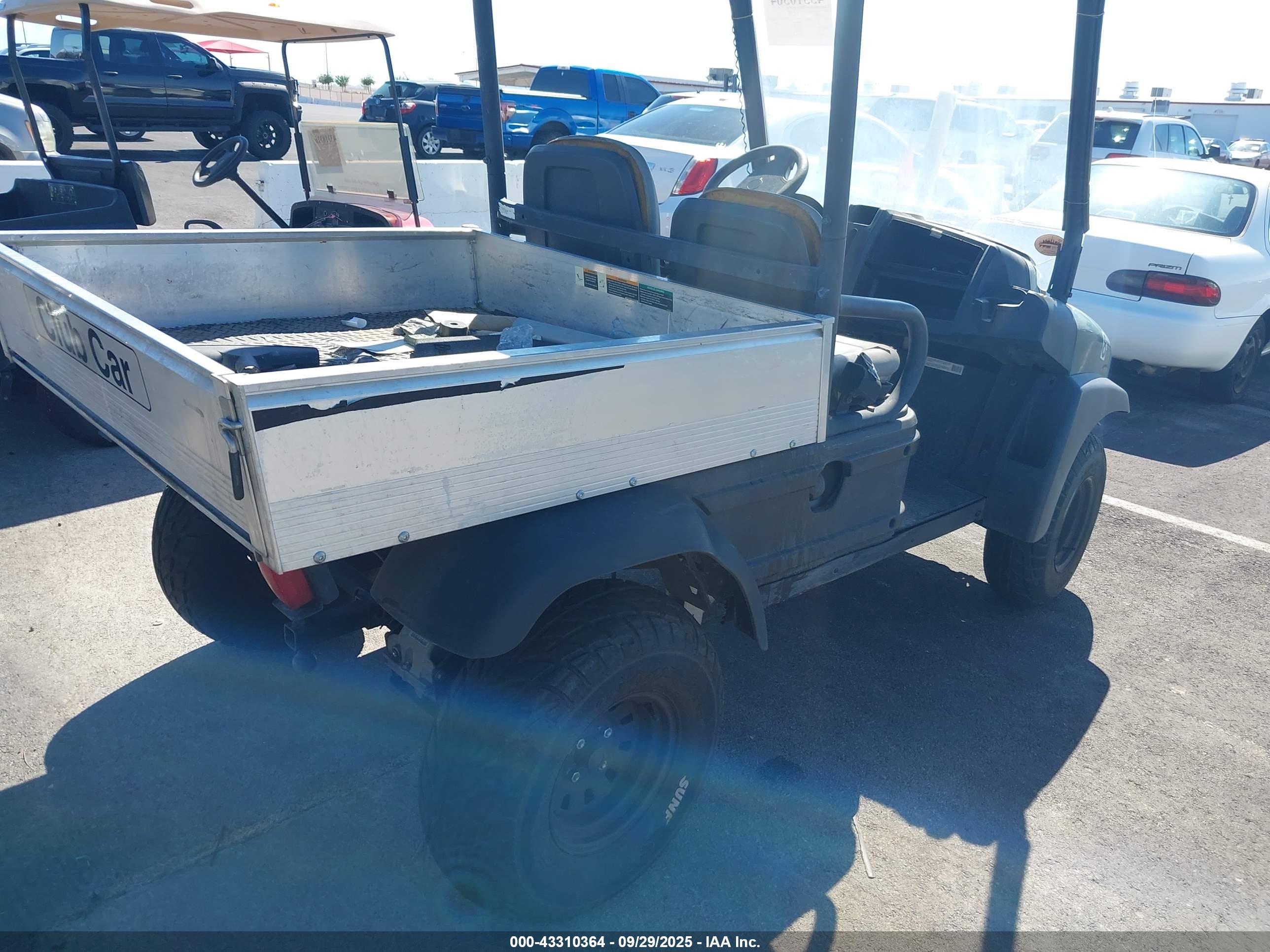 CLUB CAR image 4