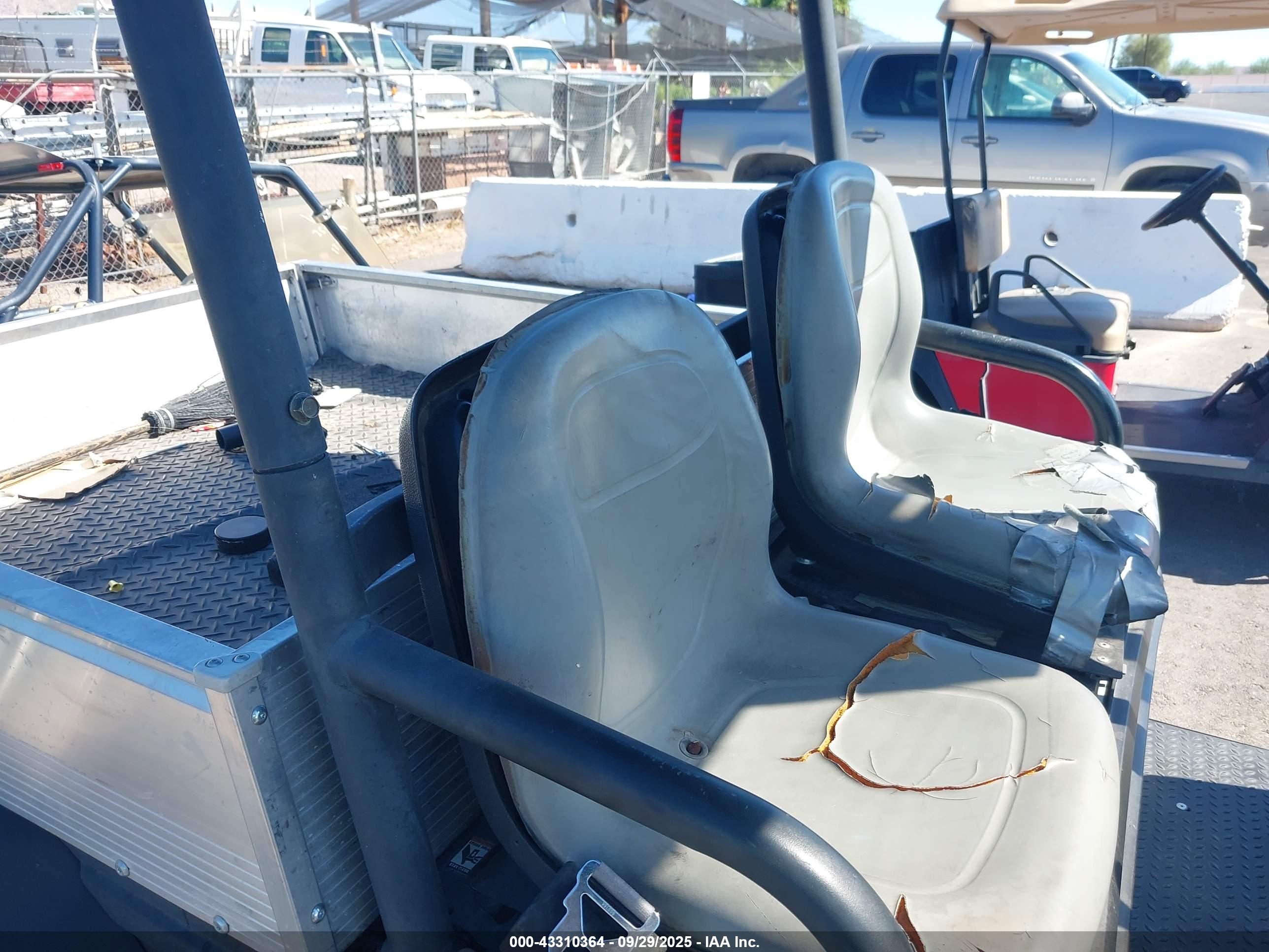 CLUB CAR image 8