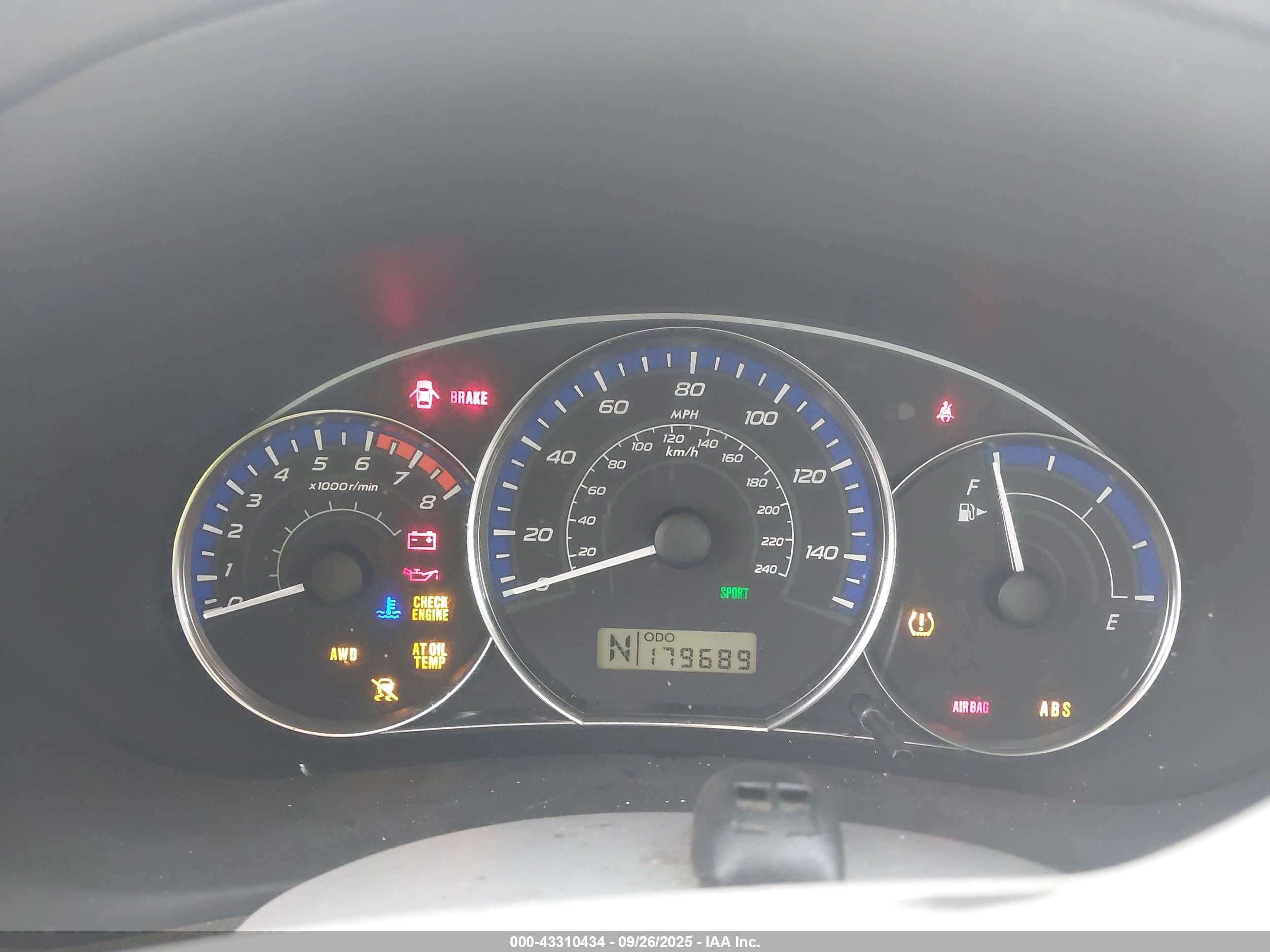 SUBARU FORESTER image 7