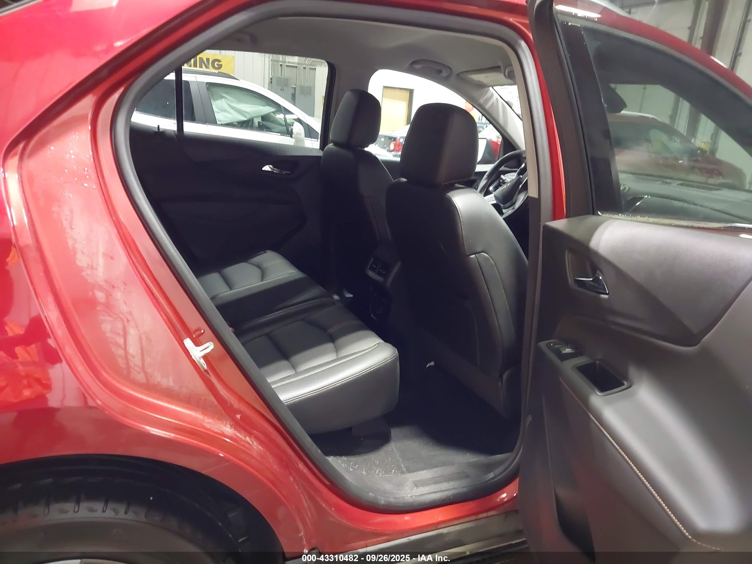 CHEVROLET EQUINOX image 8