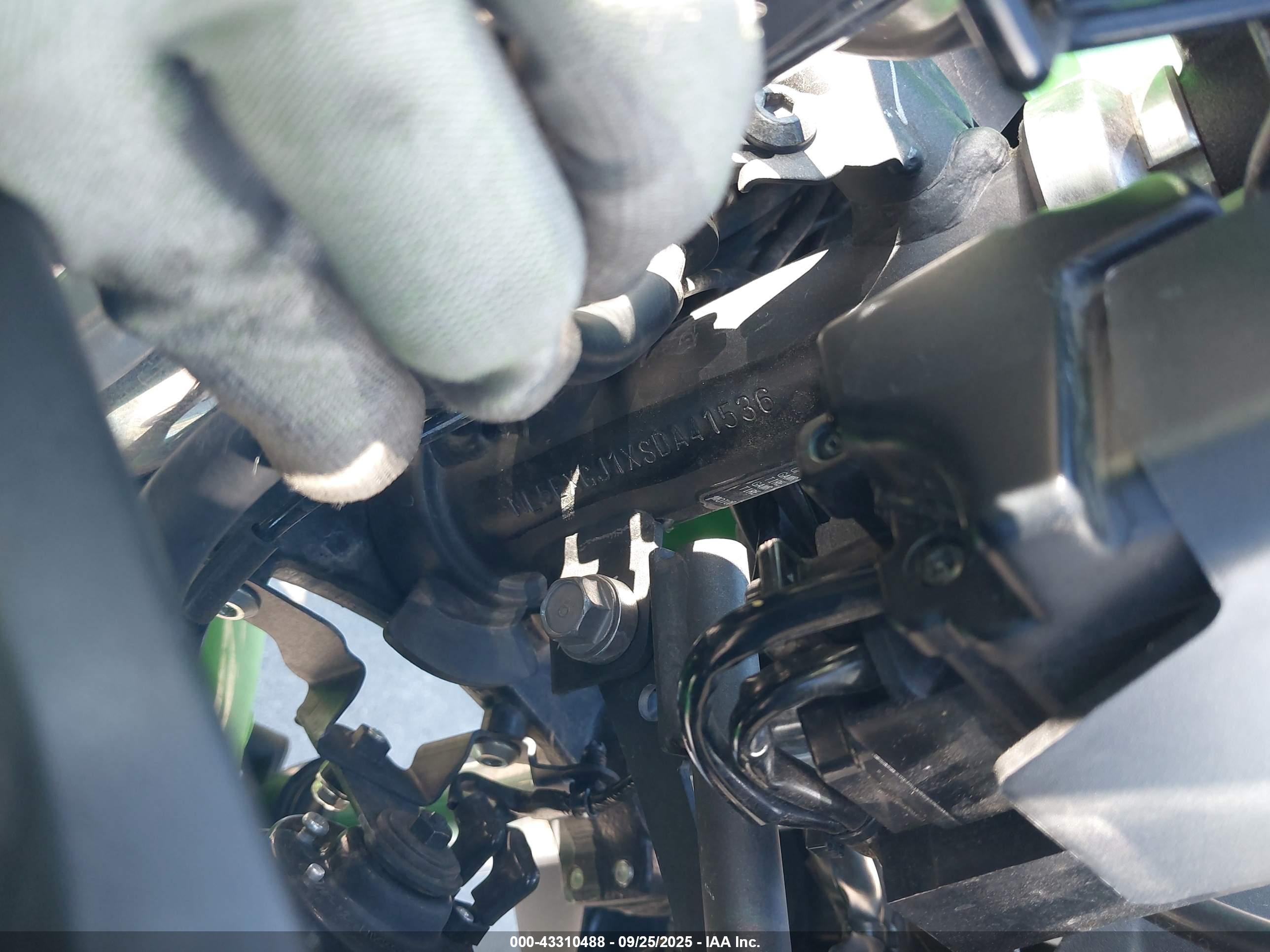 KAWASAKI EX500 image 10