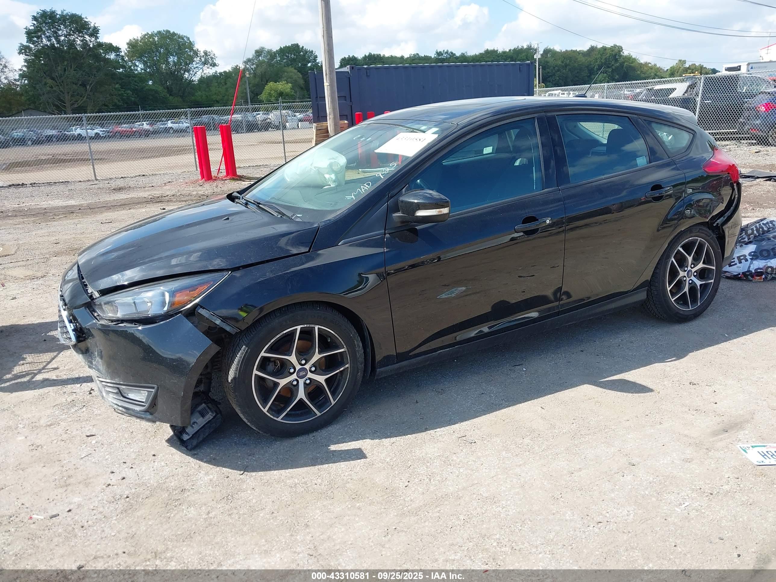 FORD FOCUS image 2