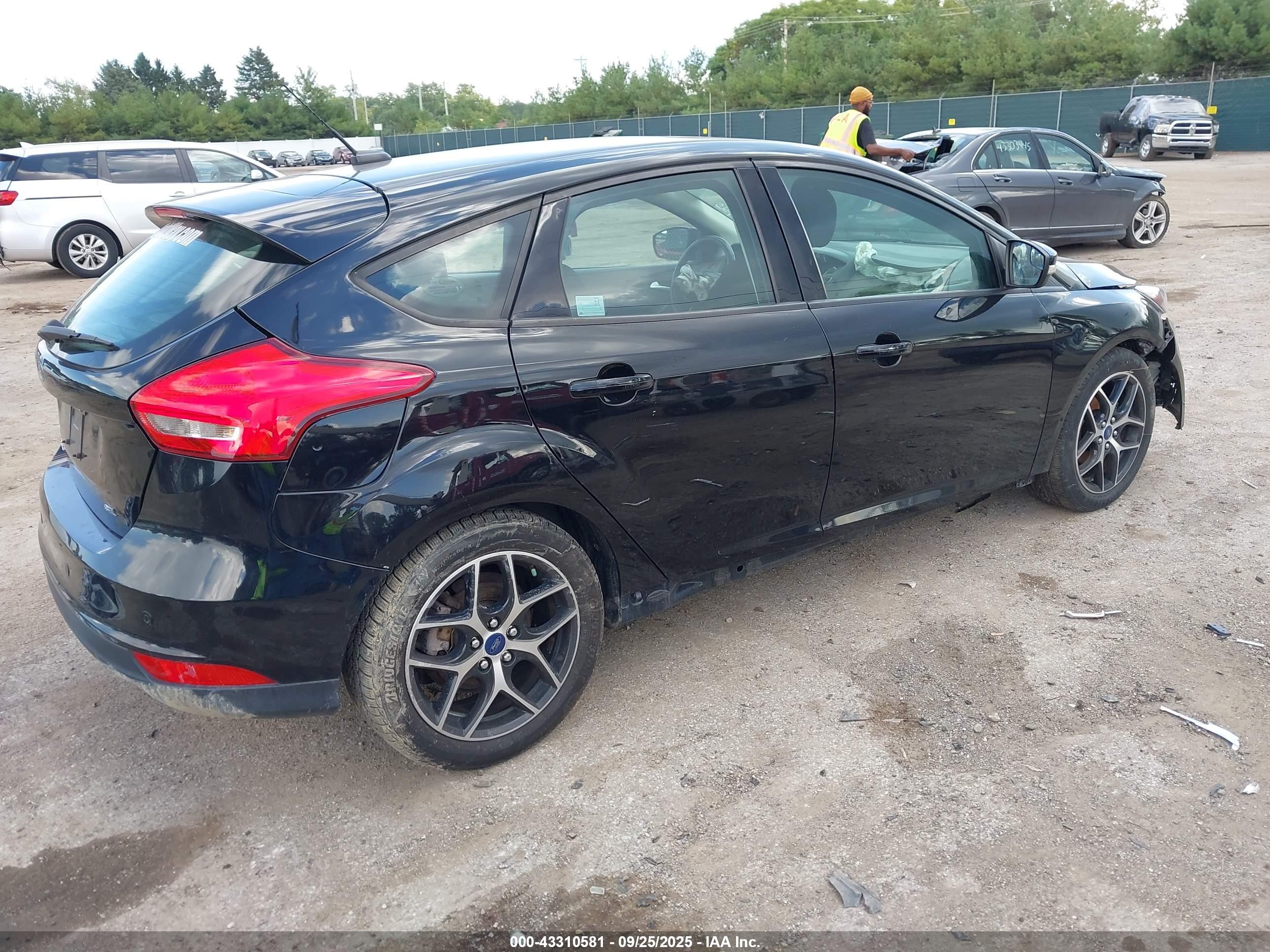 FORD FOCUS image 4