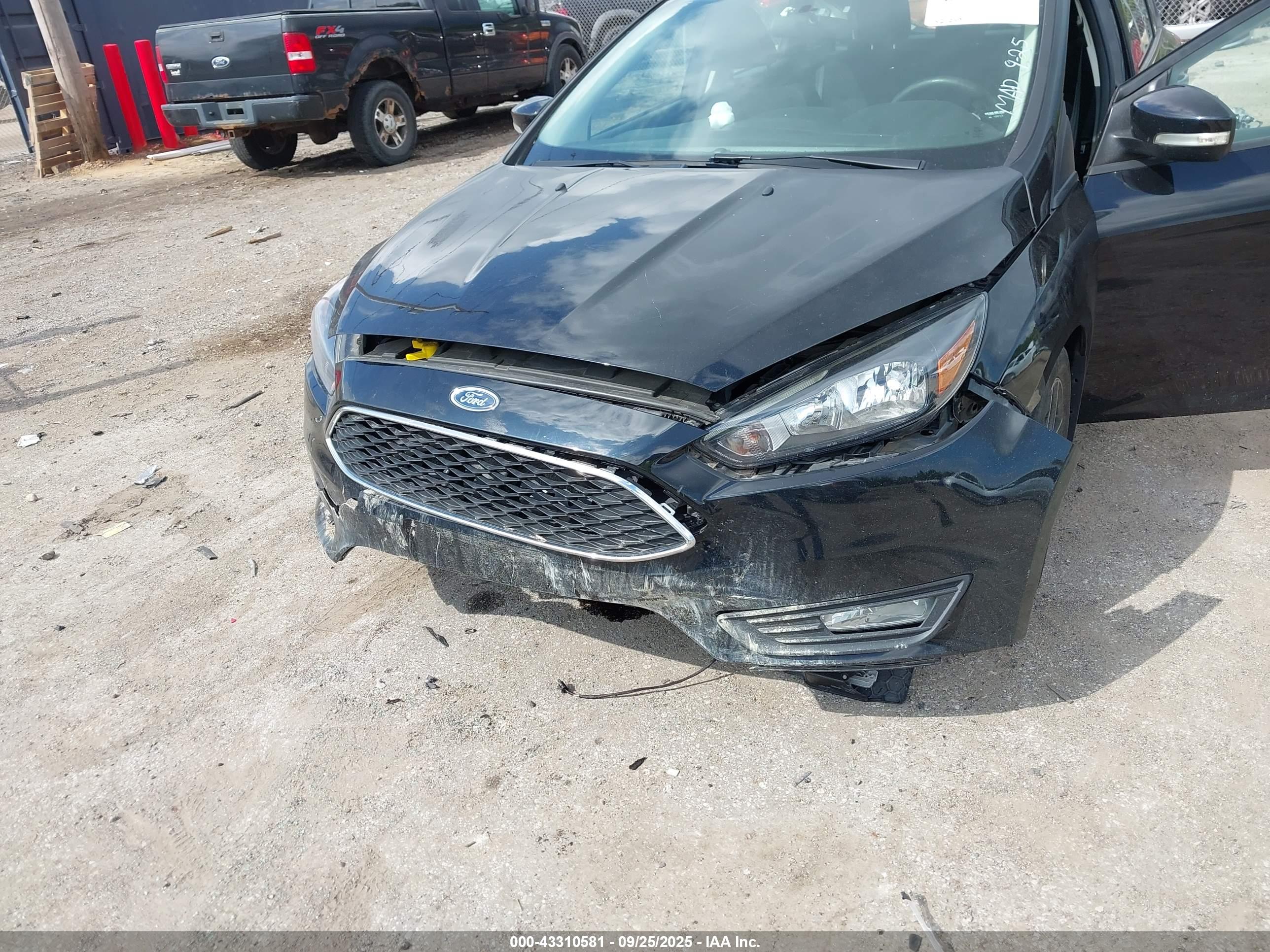 FORD FOCUS image 6