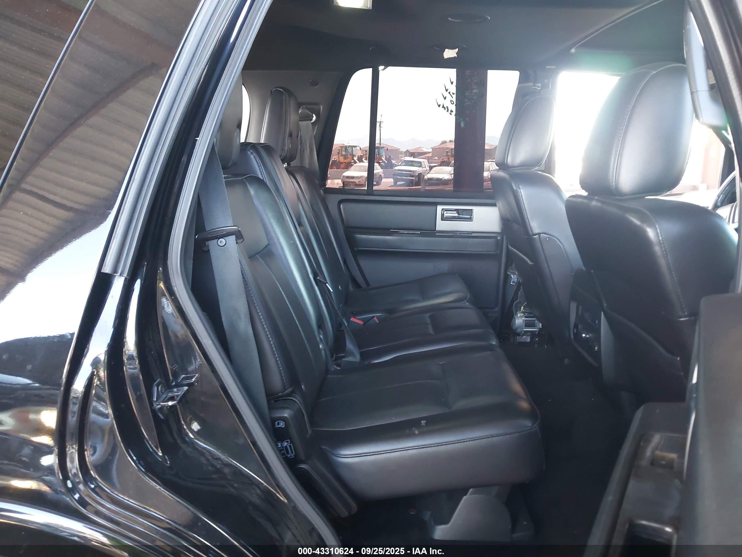 FORD EXPEDITION image 8
