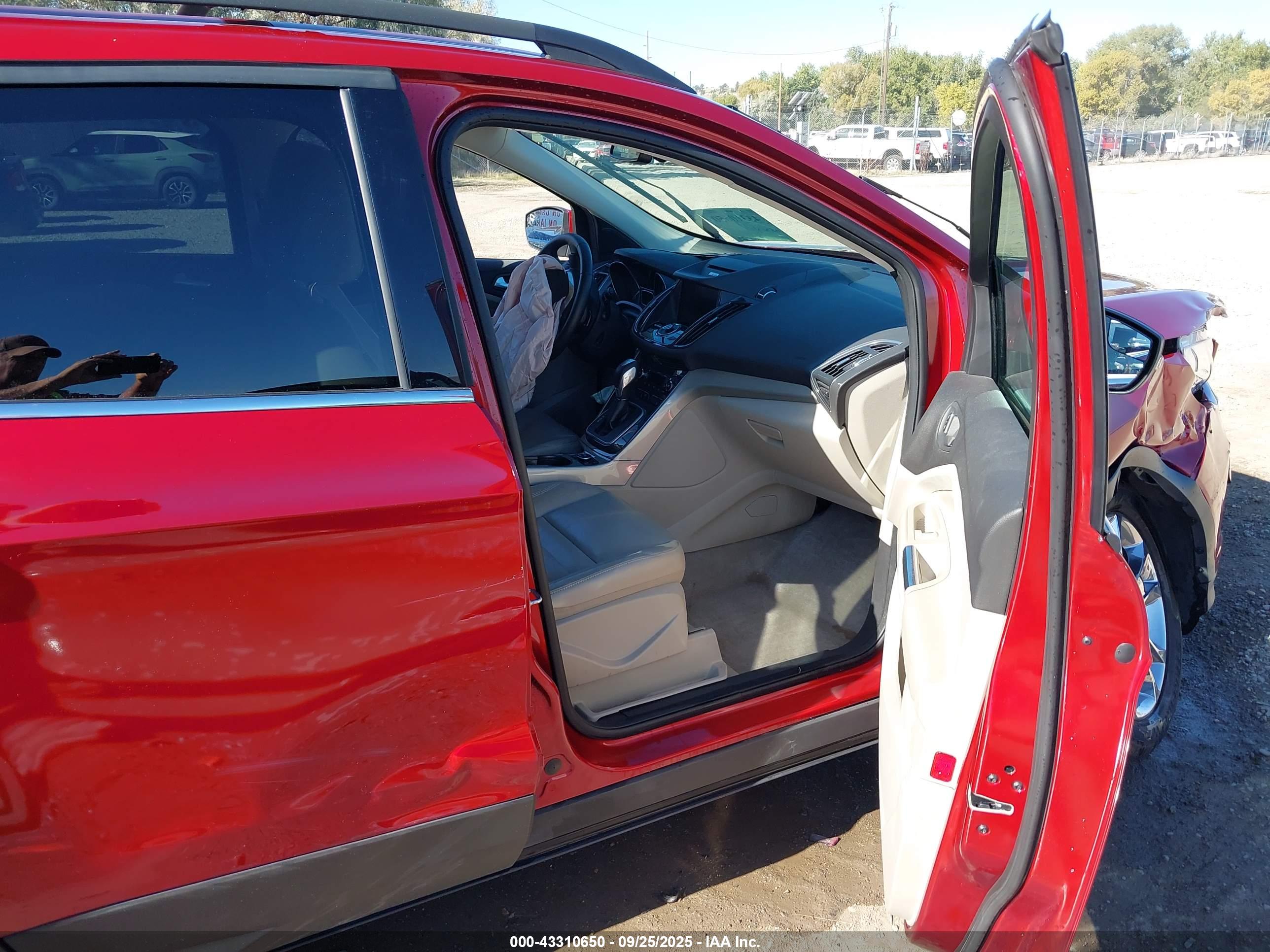 FORD ESCAPE image 5