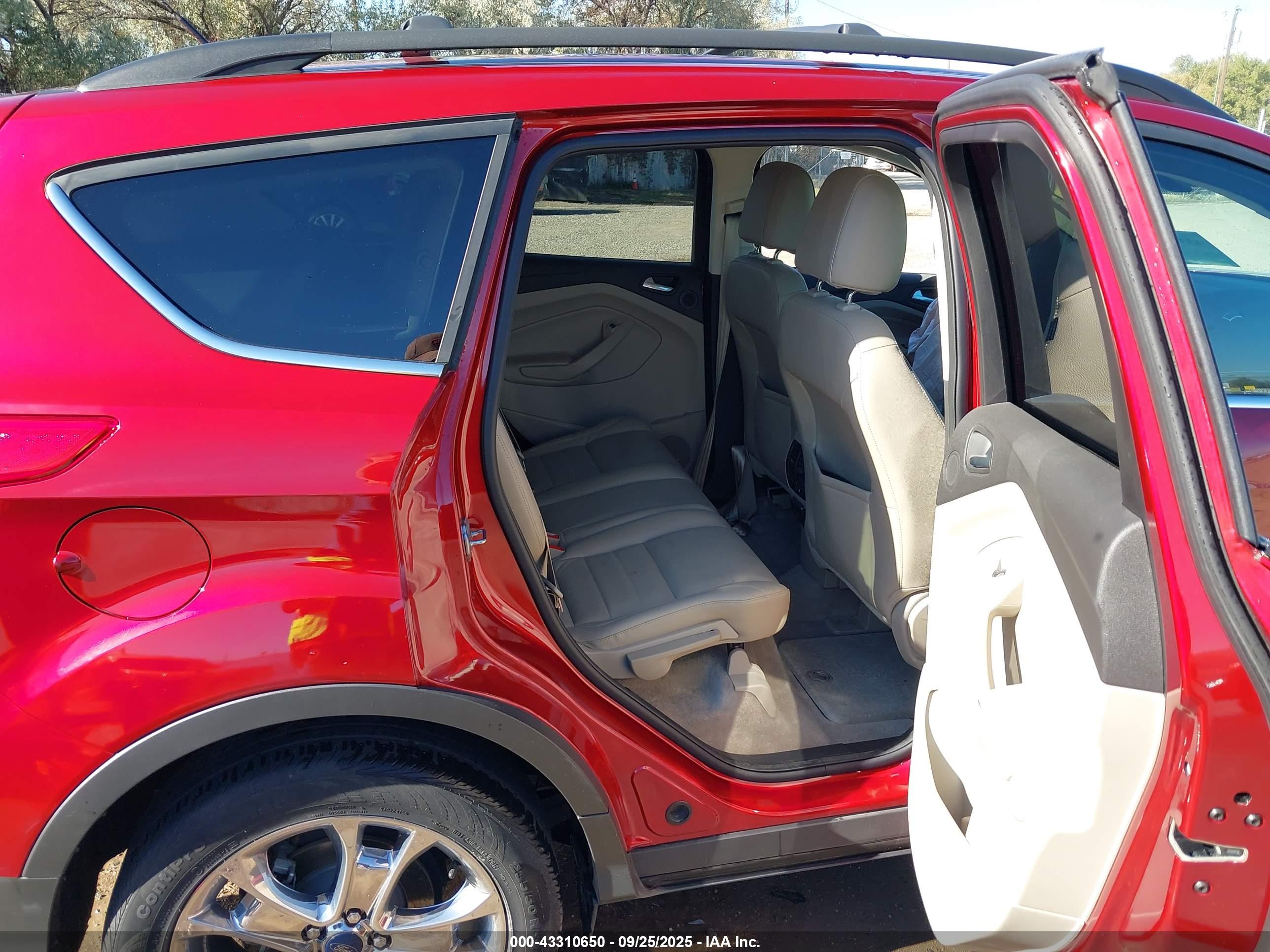 FORD ESCAPE image 8