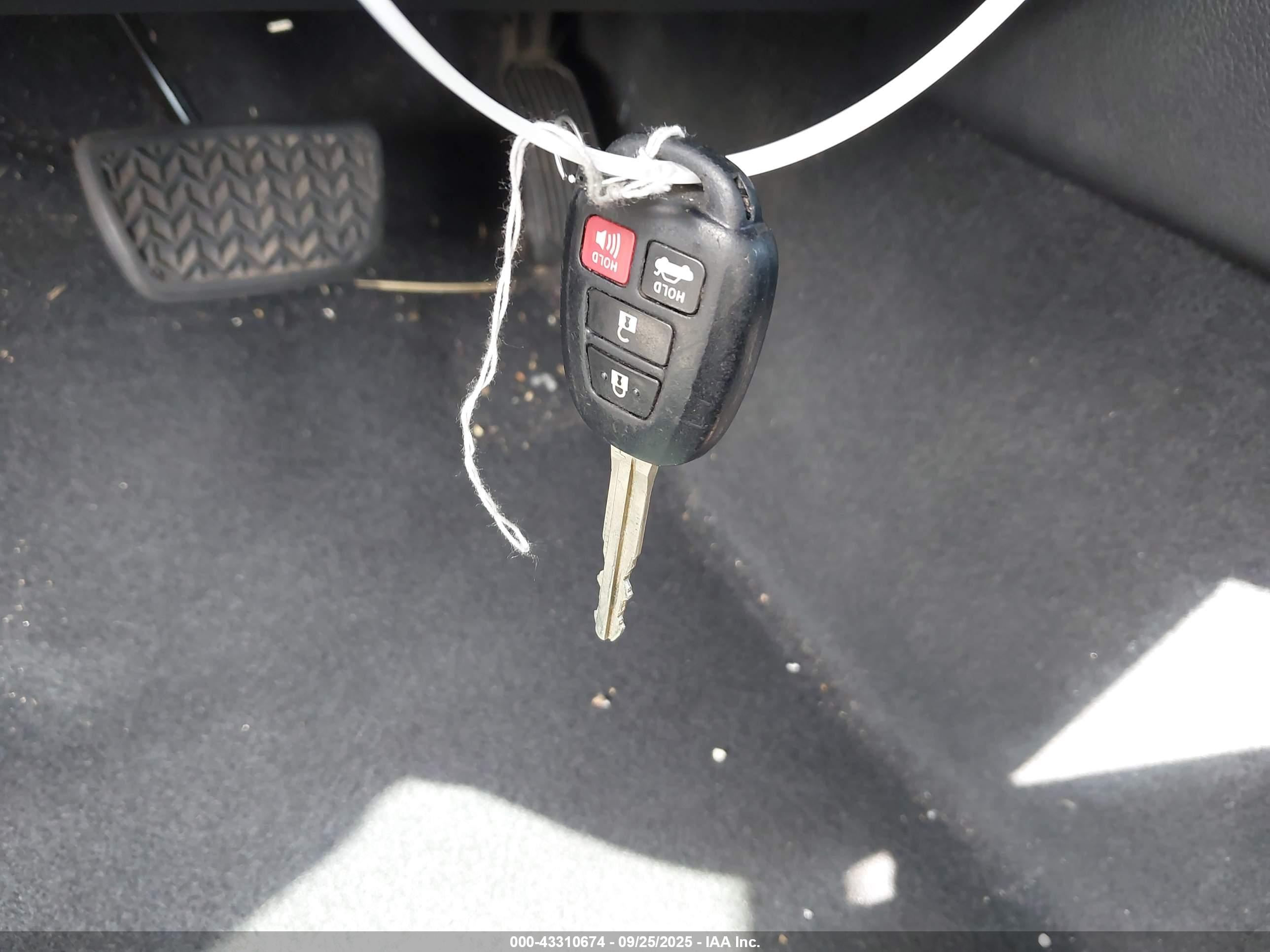 TOYOTA CAMRY image 11