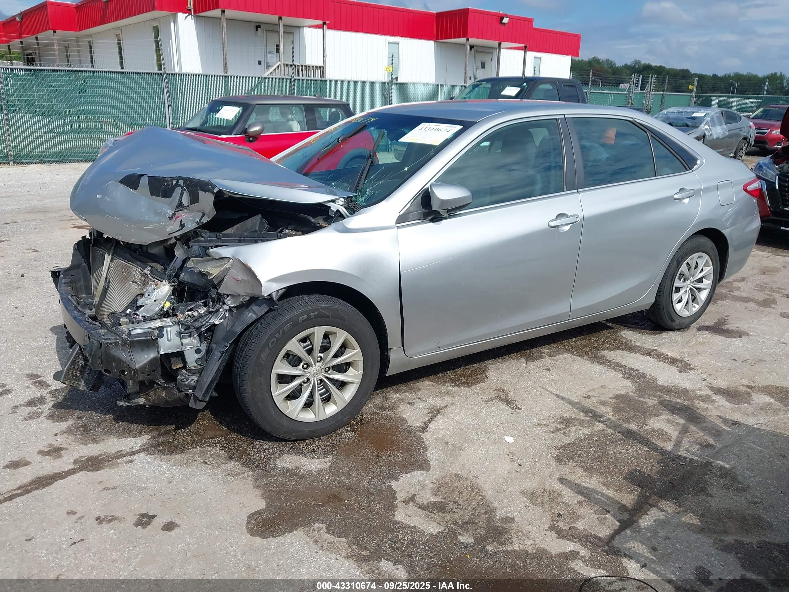 TOYOTA CAMRY image 2