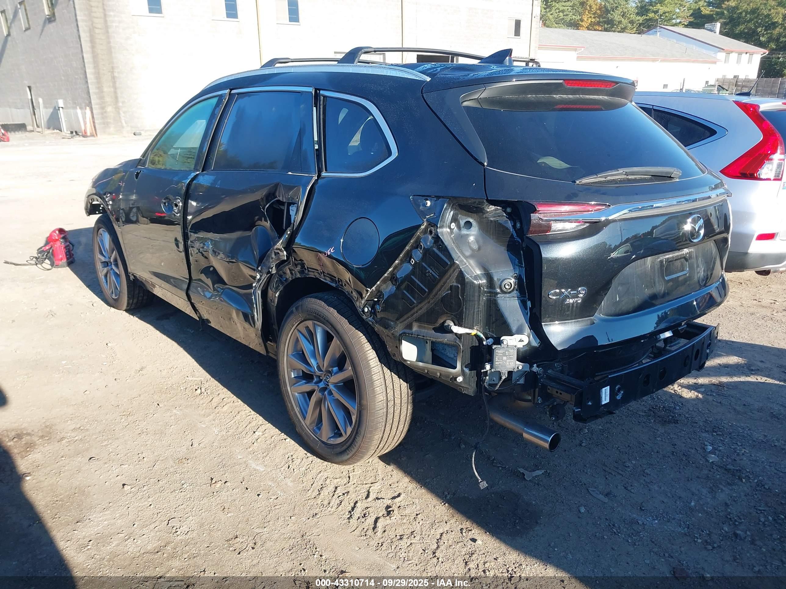 MAZDA CX-9 image 3