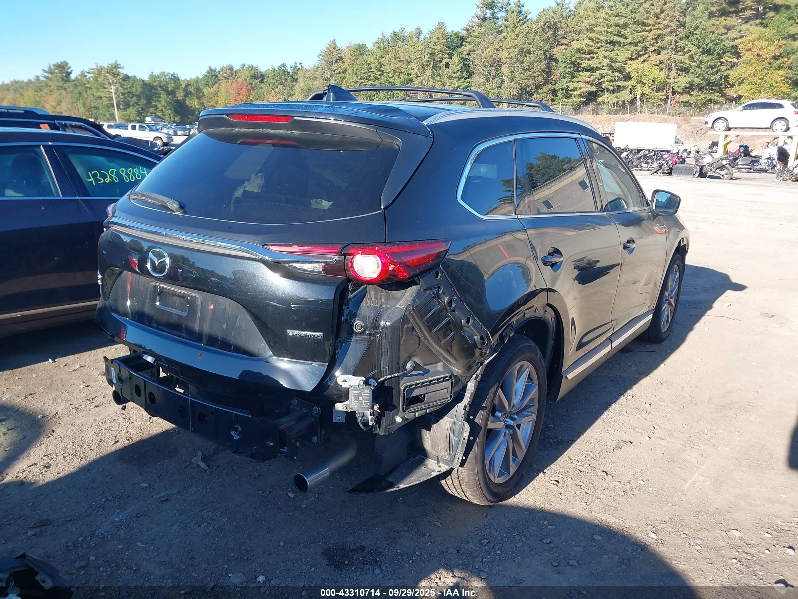 MAZDA CX-9 image 4
