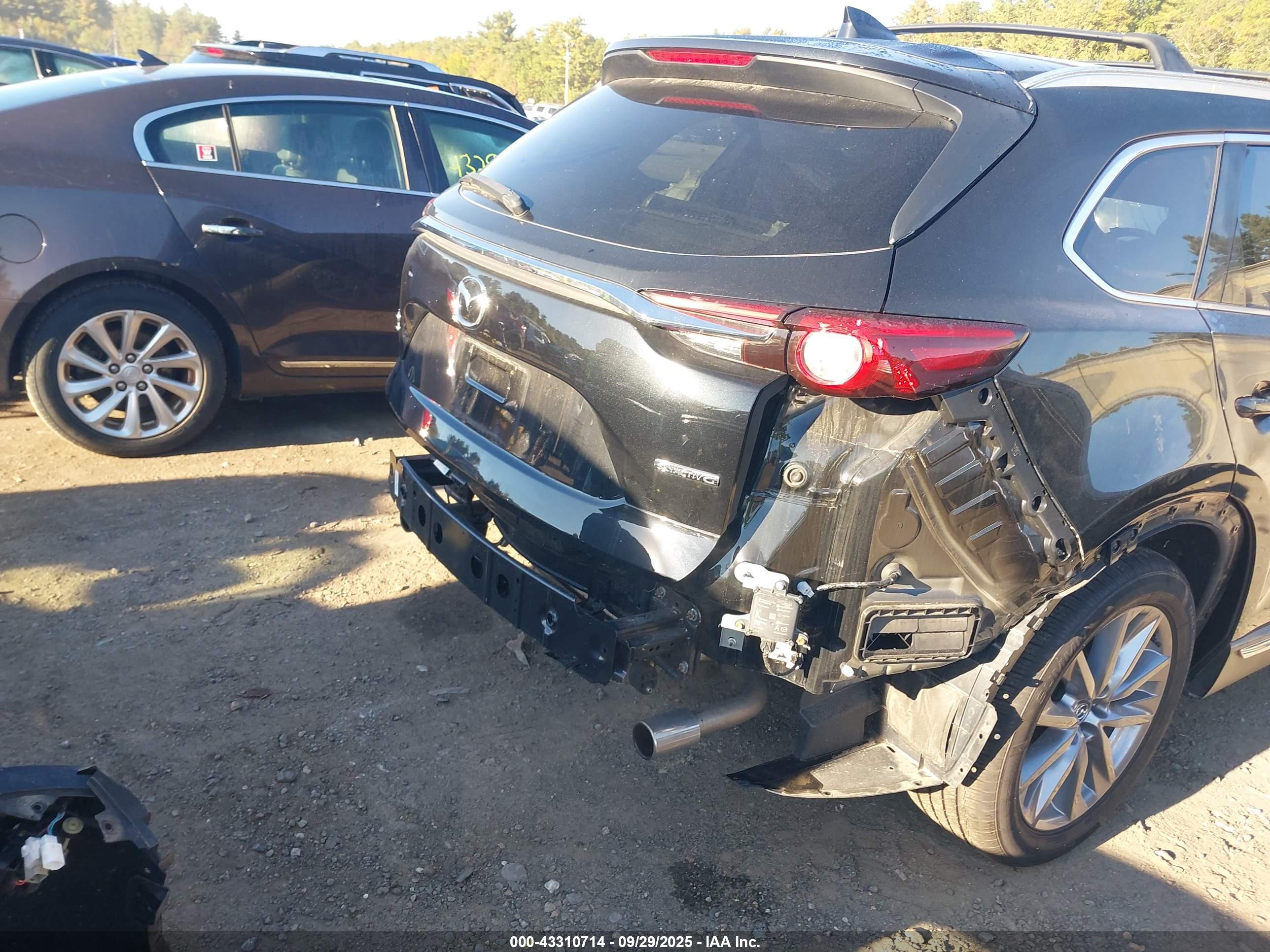 MAZDA CX-9 image 6