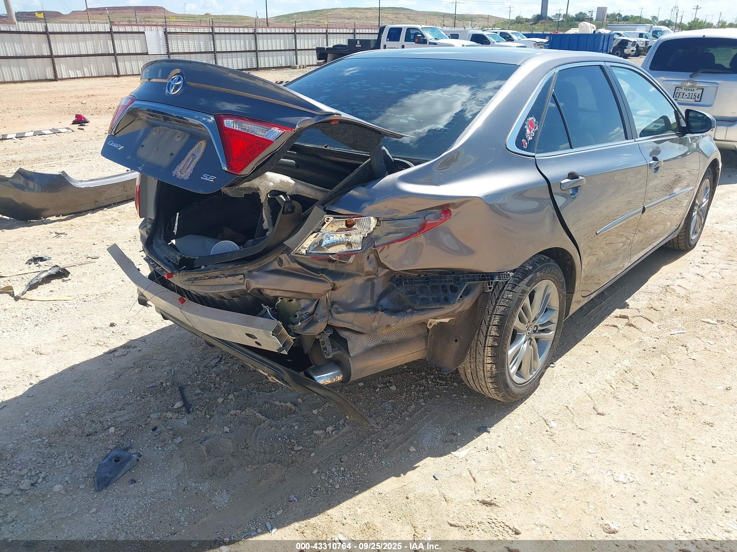 TOYOTA CAMRY image 6