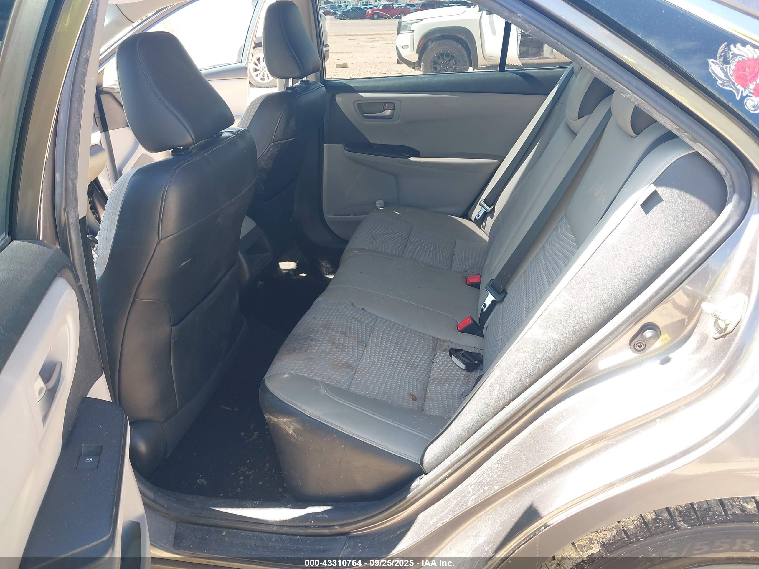 TOYOTA CAMRY image 8
