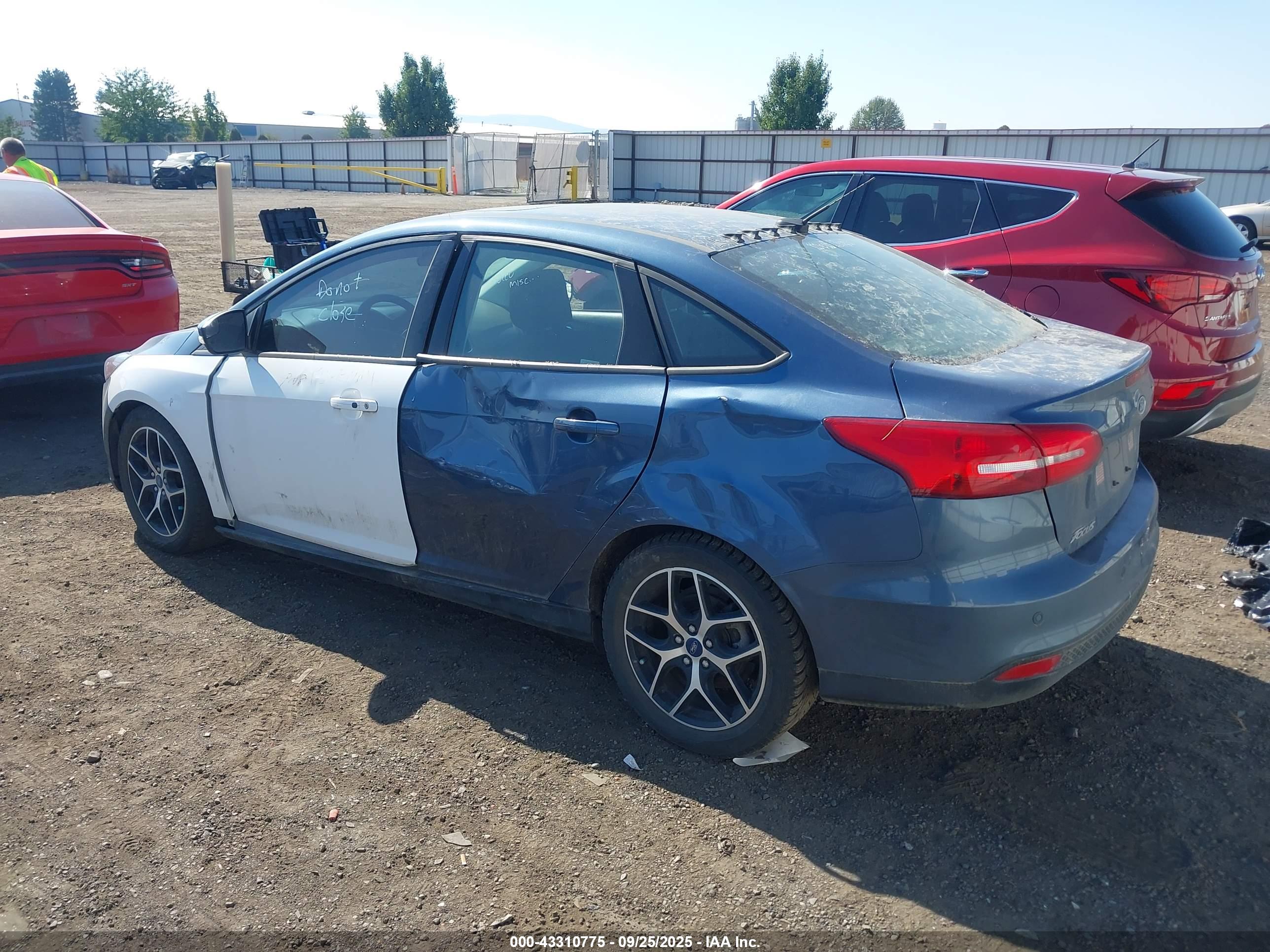 FORD FOCUS image 3