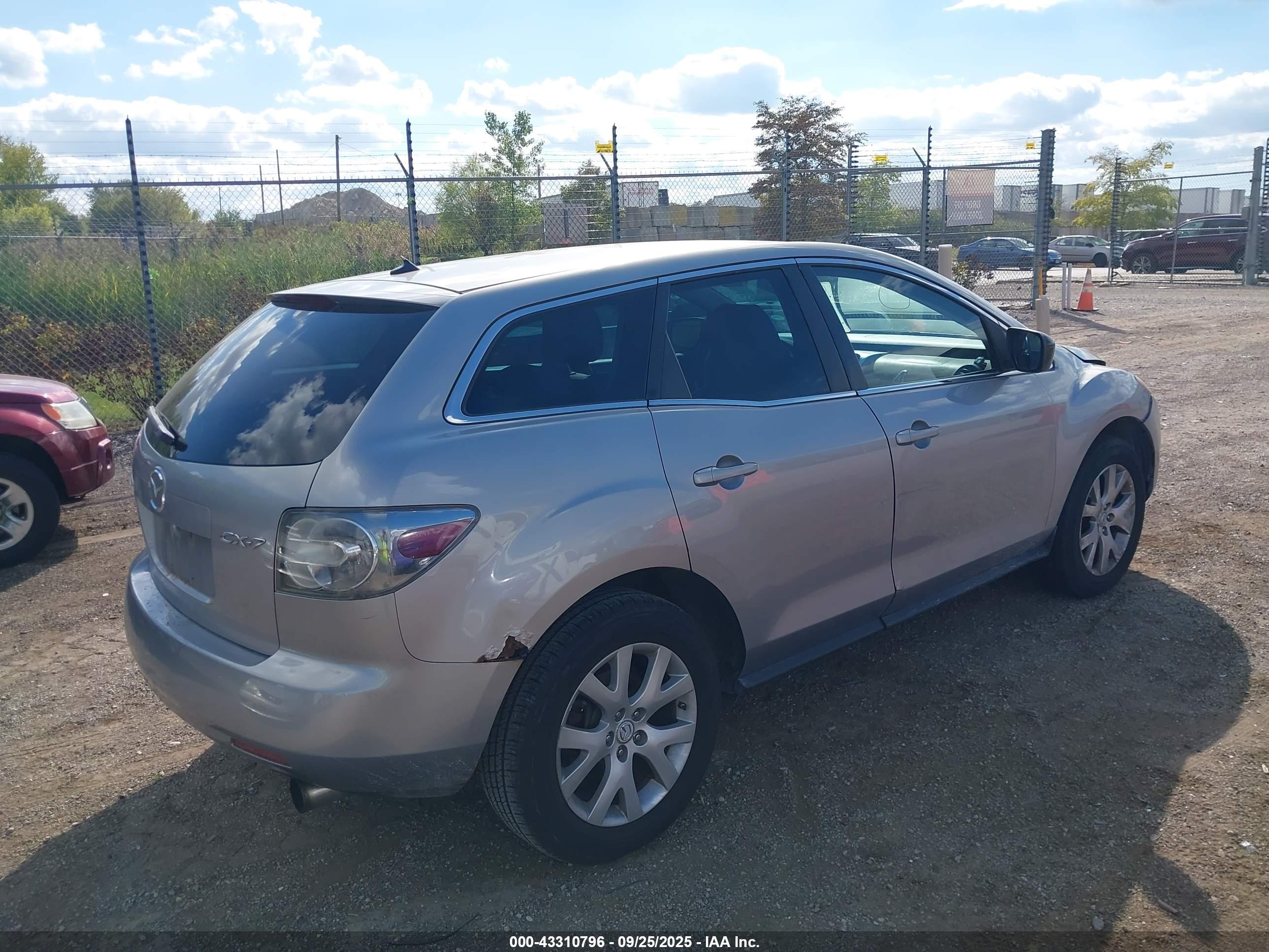 MAZDA CX-7 image 4