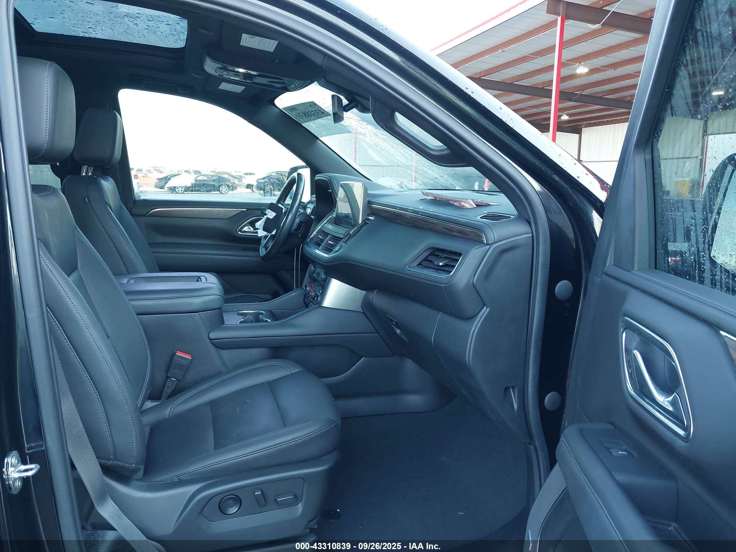 CHEVROLET TAHOE image 5