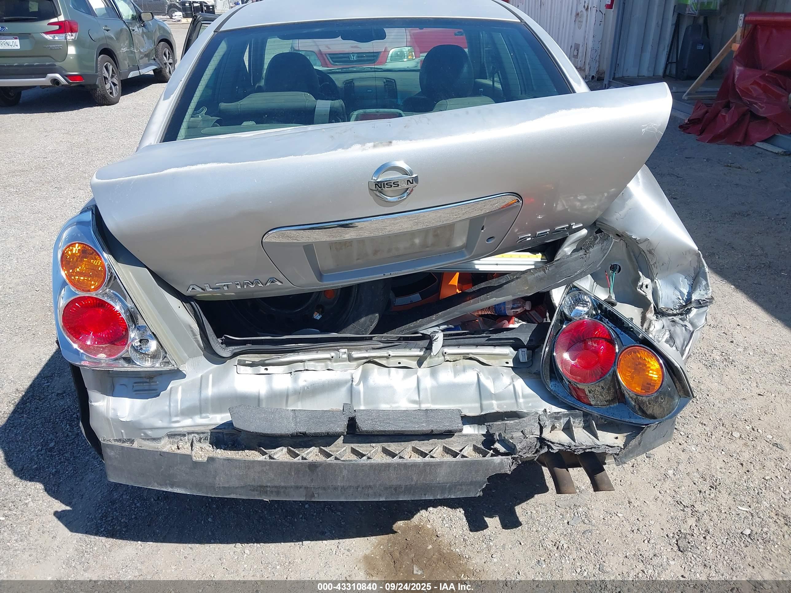 NISSAN ALTIMA image 6