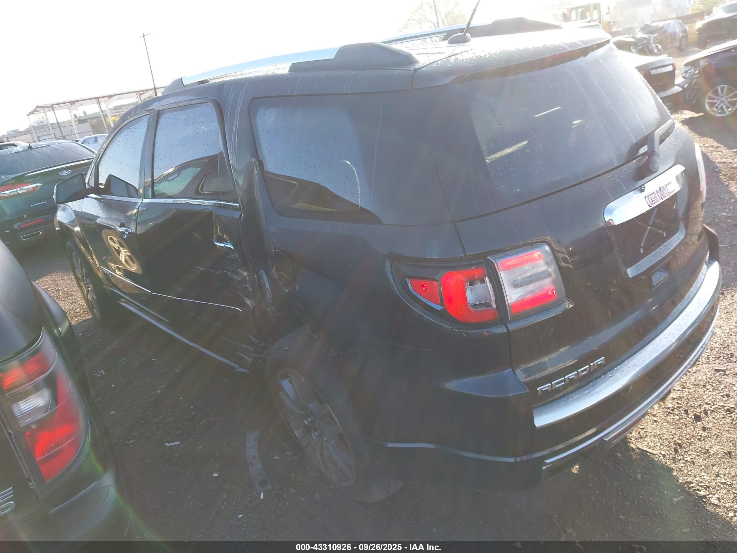 GMC ACADIA image 3