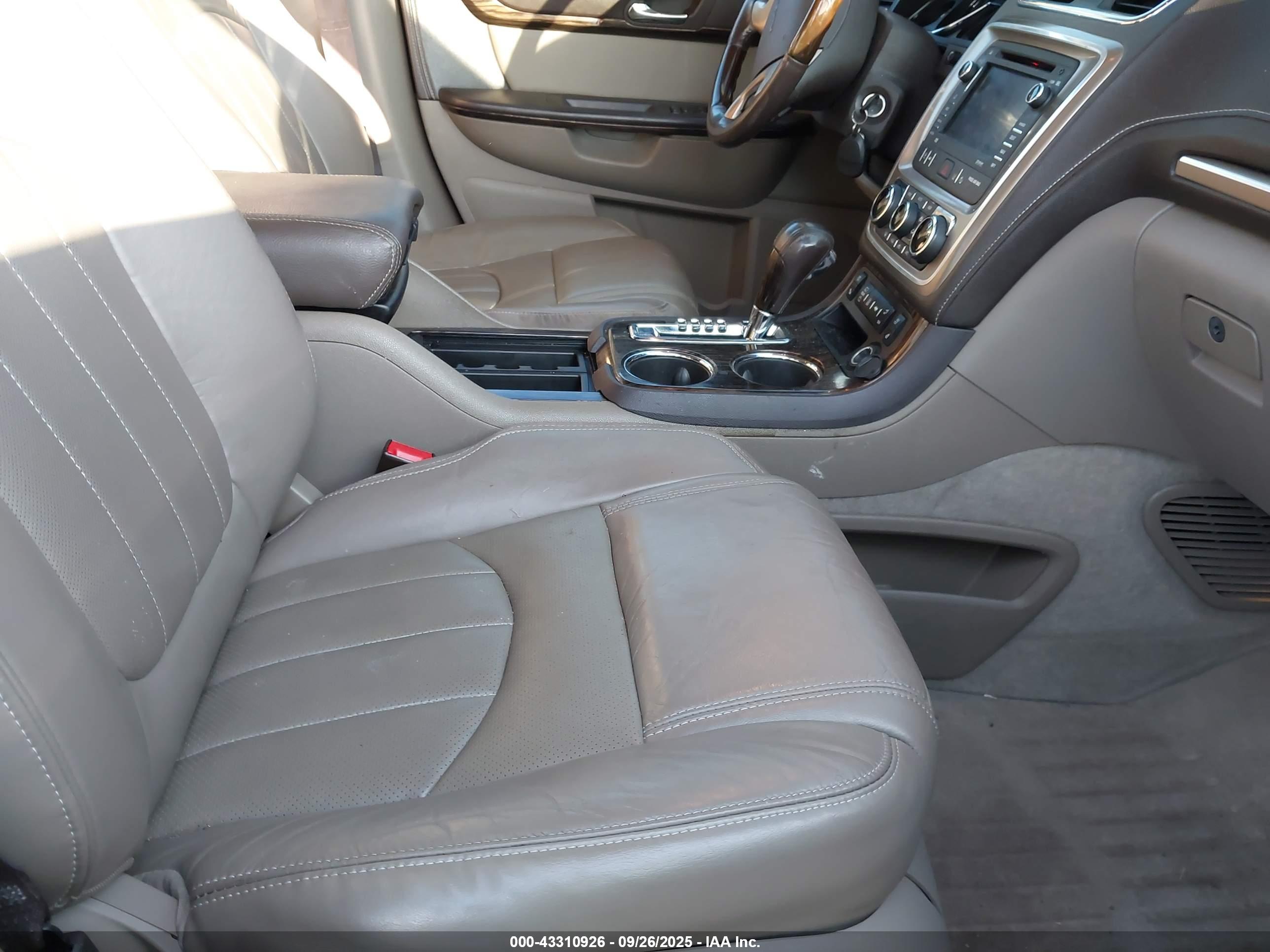 GMC ACADIA image 5