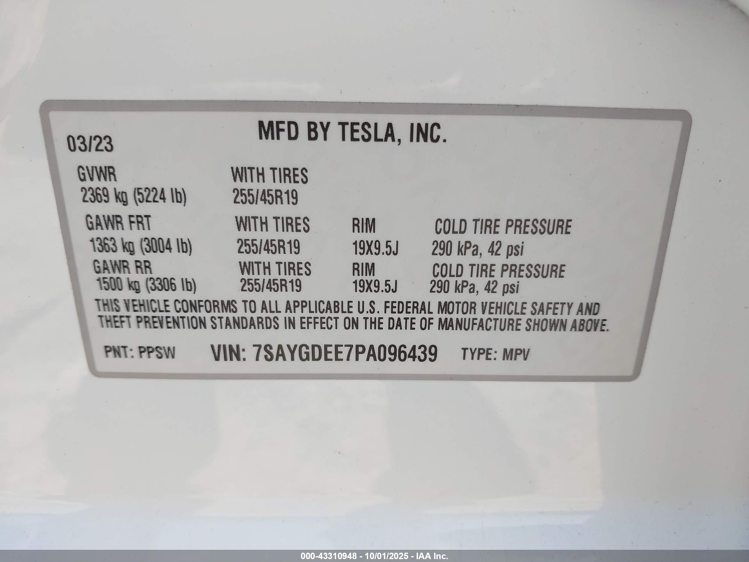 TESLA MODEL image 9