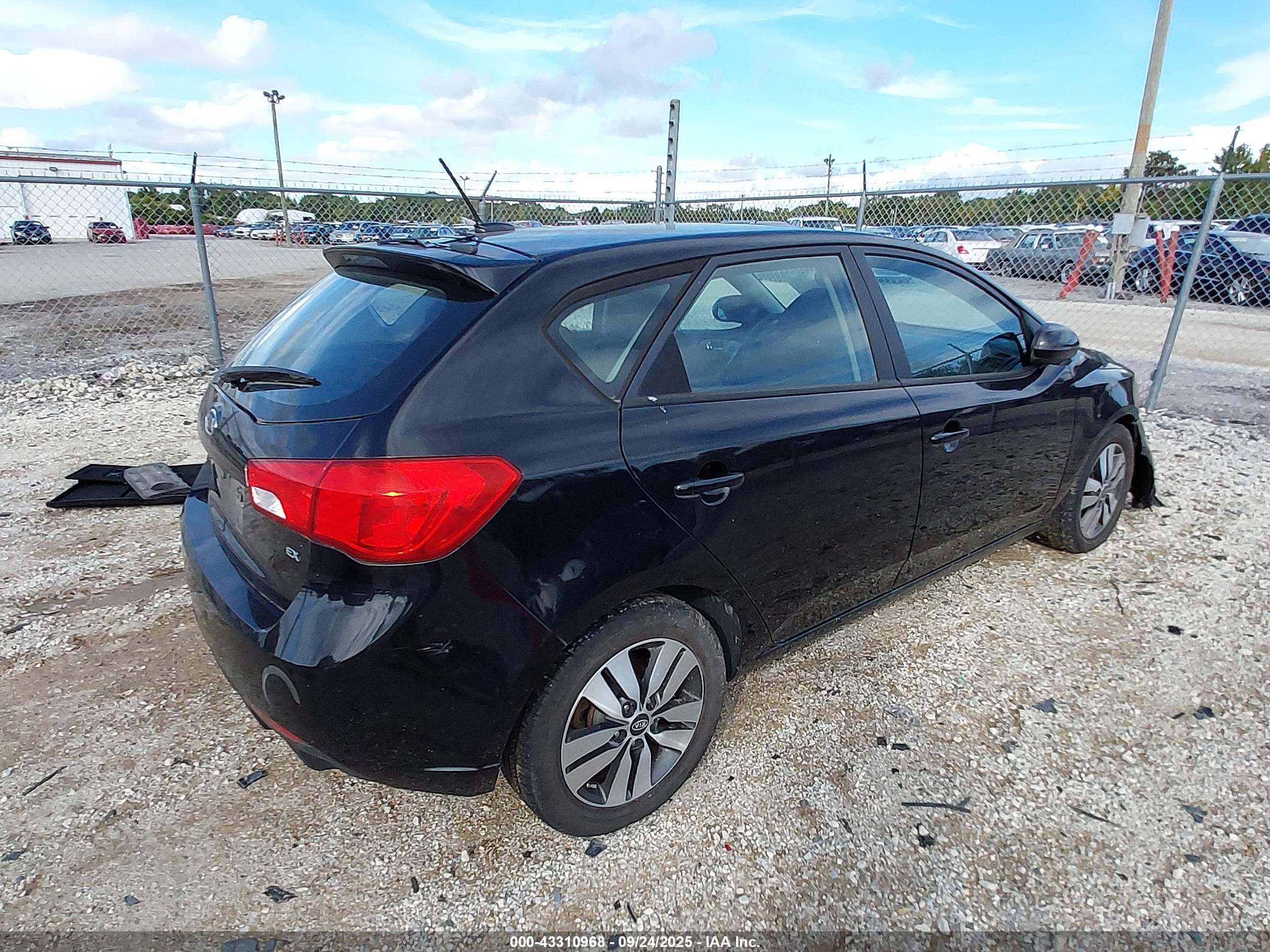 KIA FORTE image 4