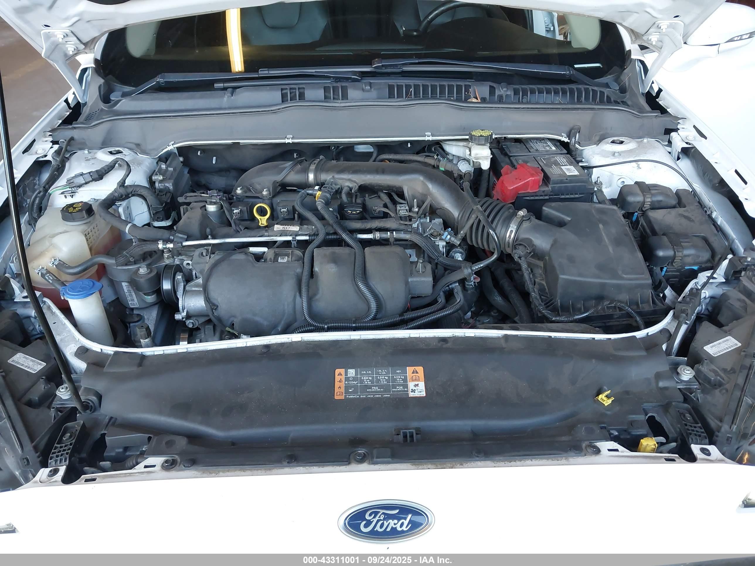 FORD FUSION image 10