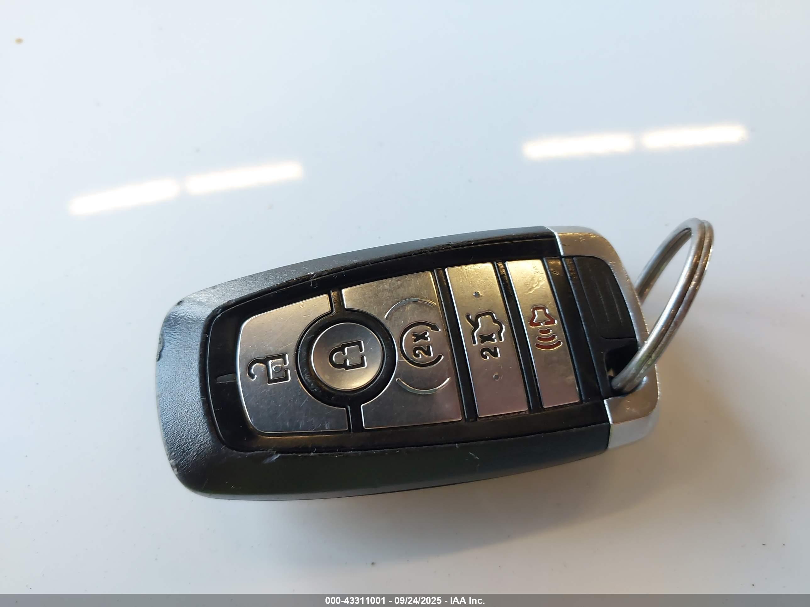 FORD FUSION image 11