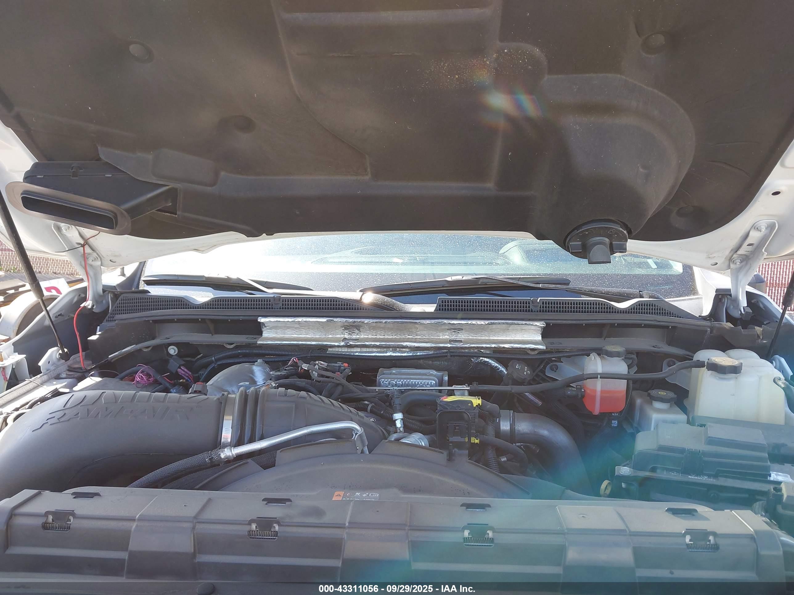 GMC SIERRA image 10