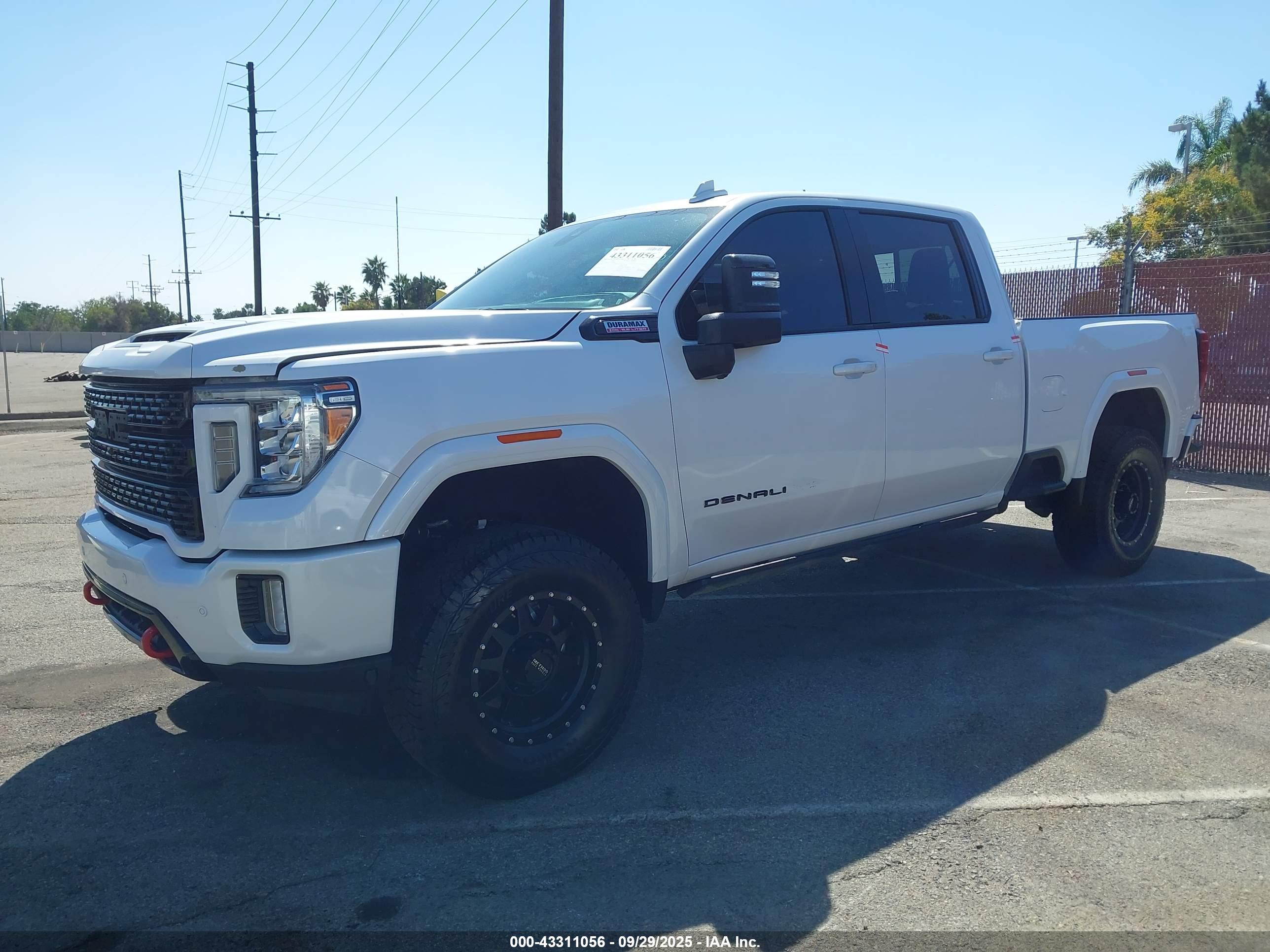 GMC SIERRA image 2