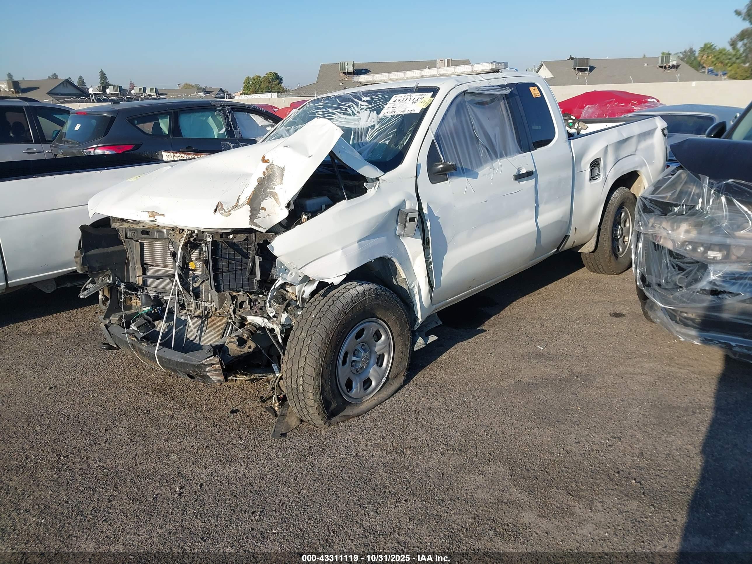 NISSAN FRONTIER image 2