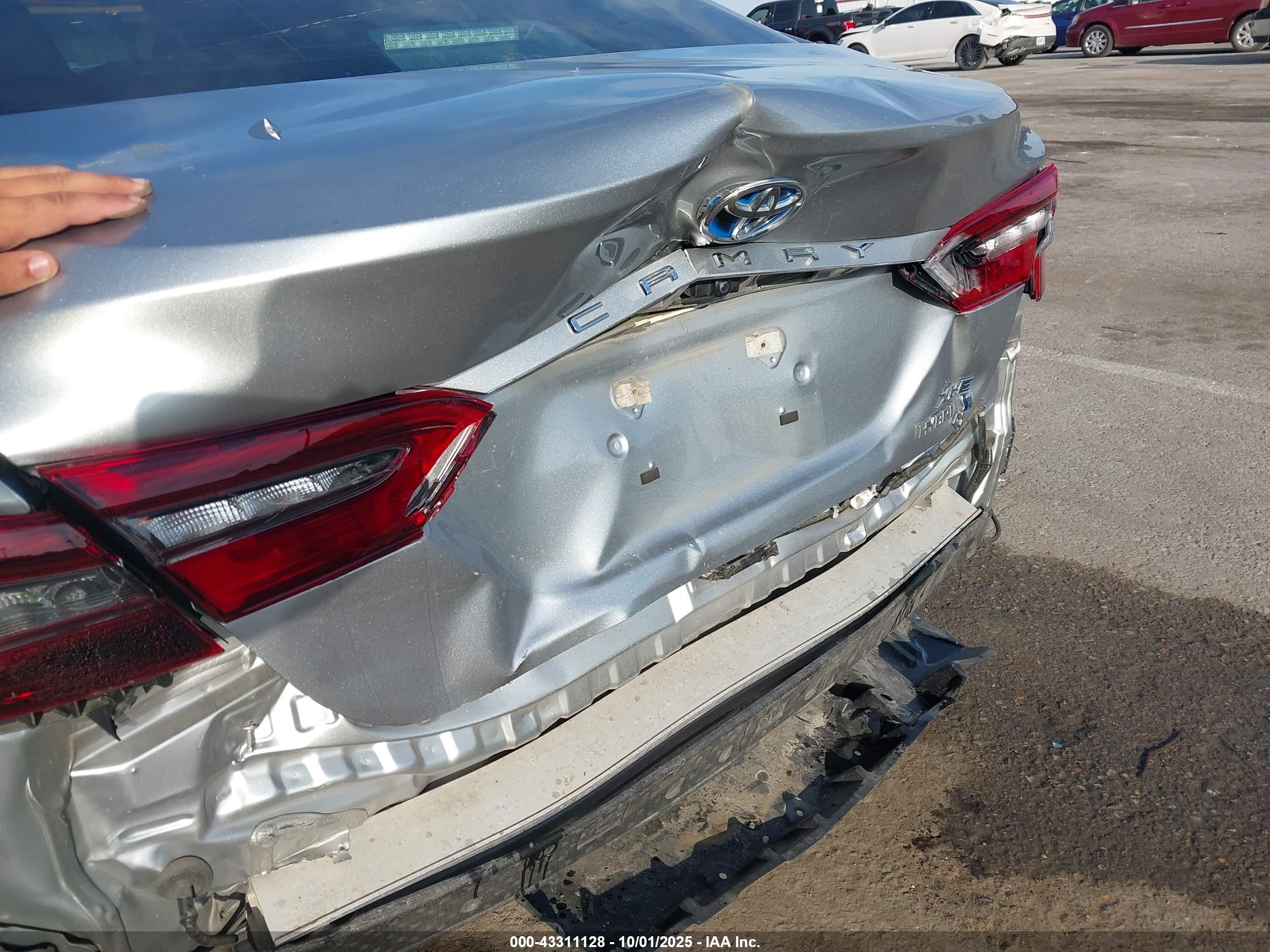 TOYOTA CAMRY image 6