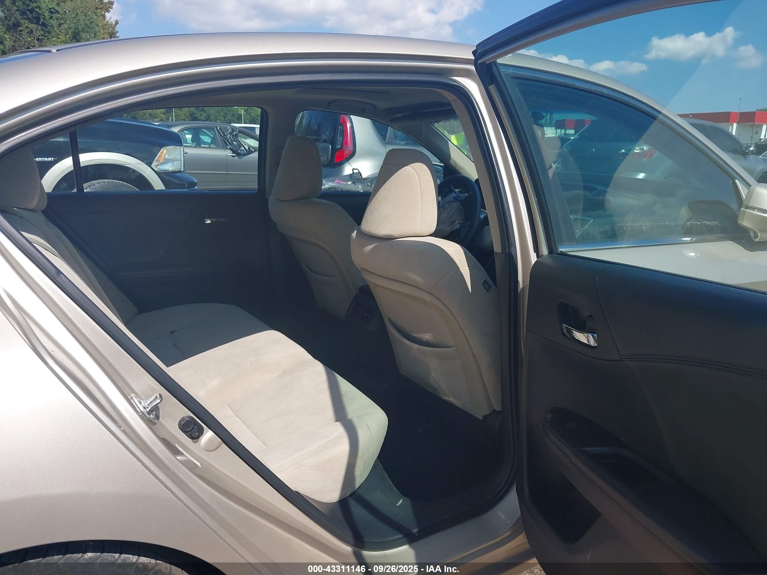 HONDA ACCORD image 8