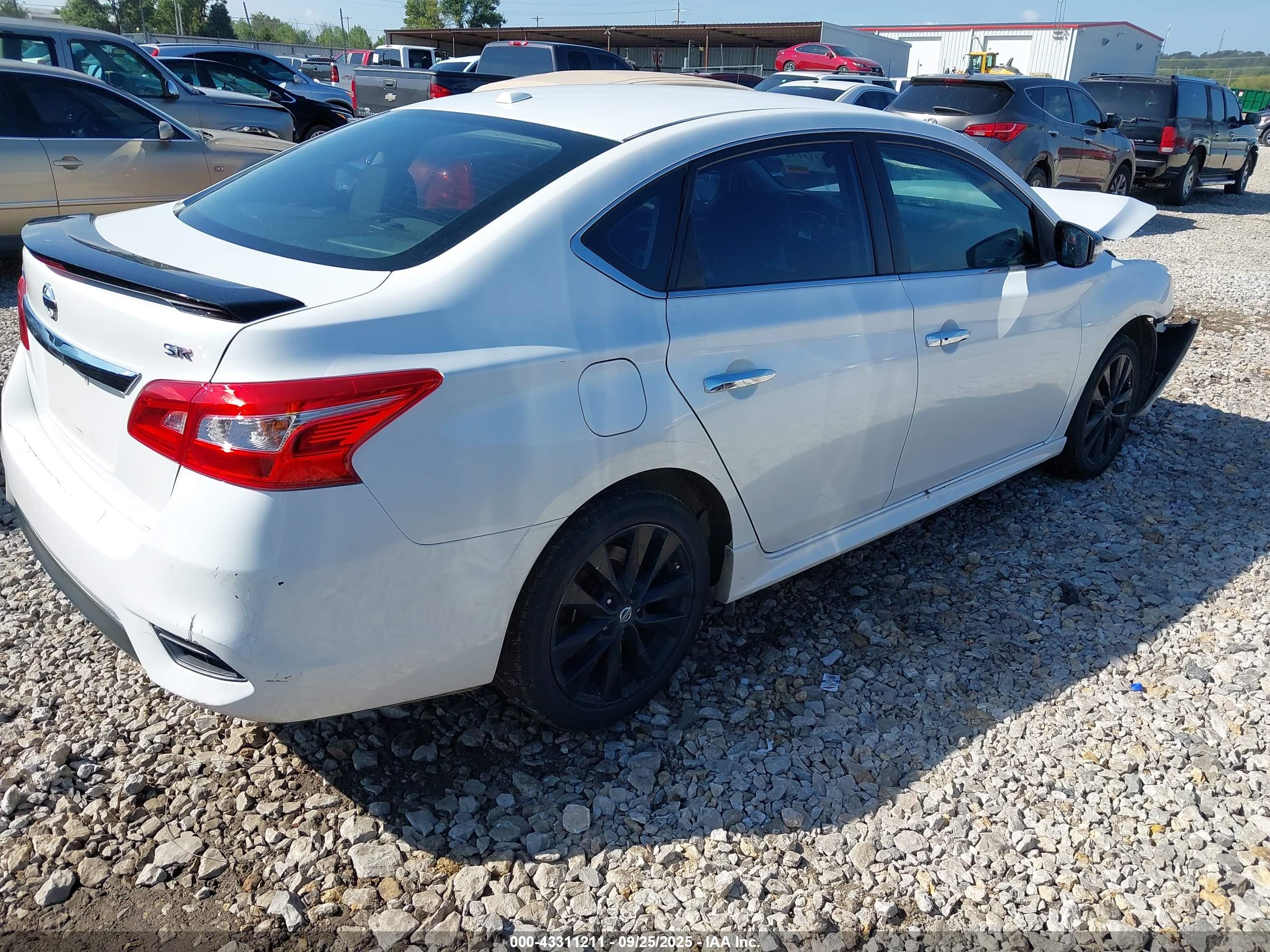 NISSAN SENTRA image 4
