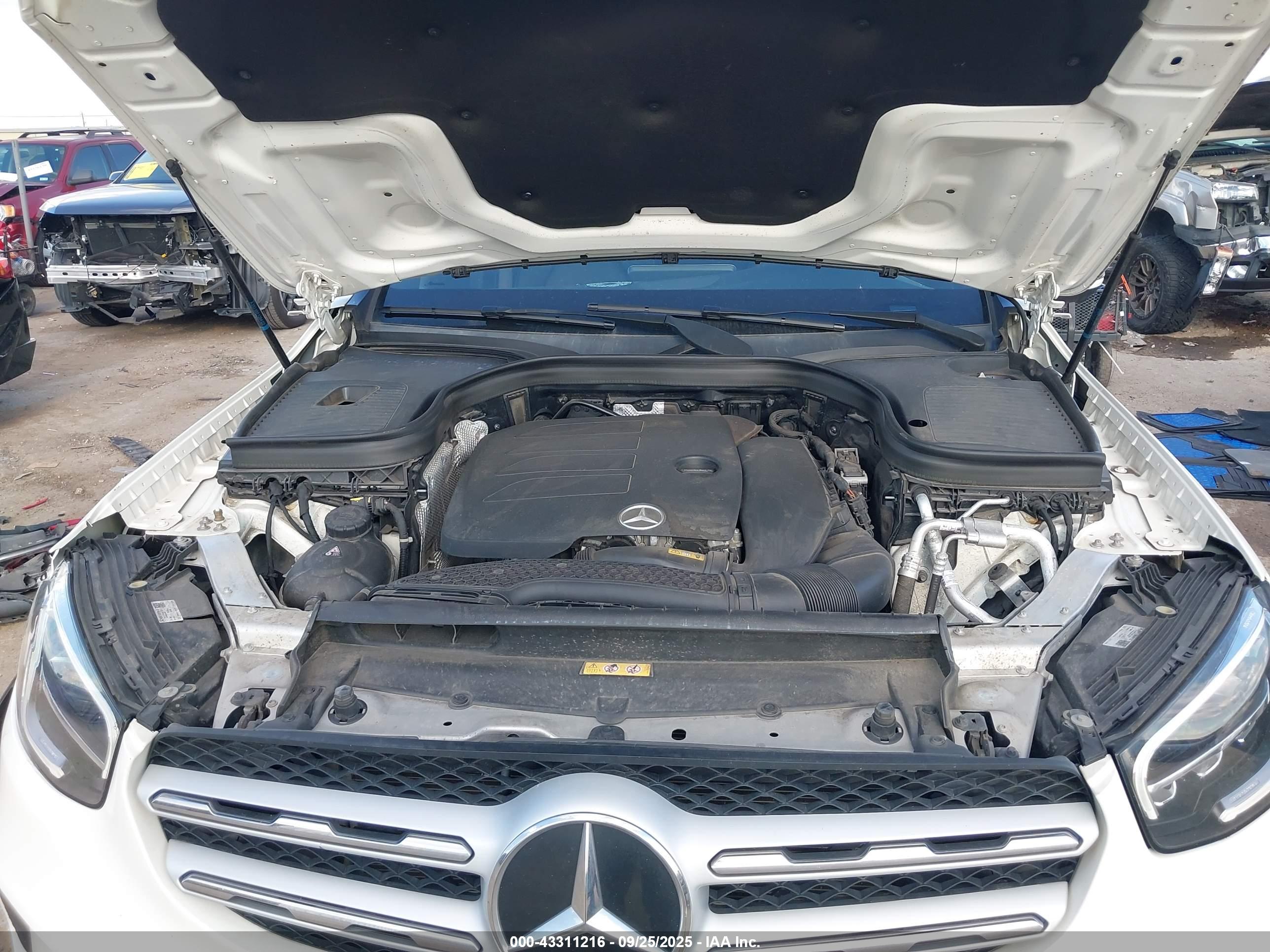 MERCEDES-BENZ GLC image 10