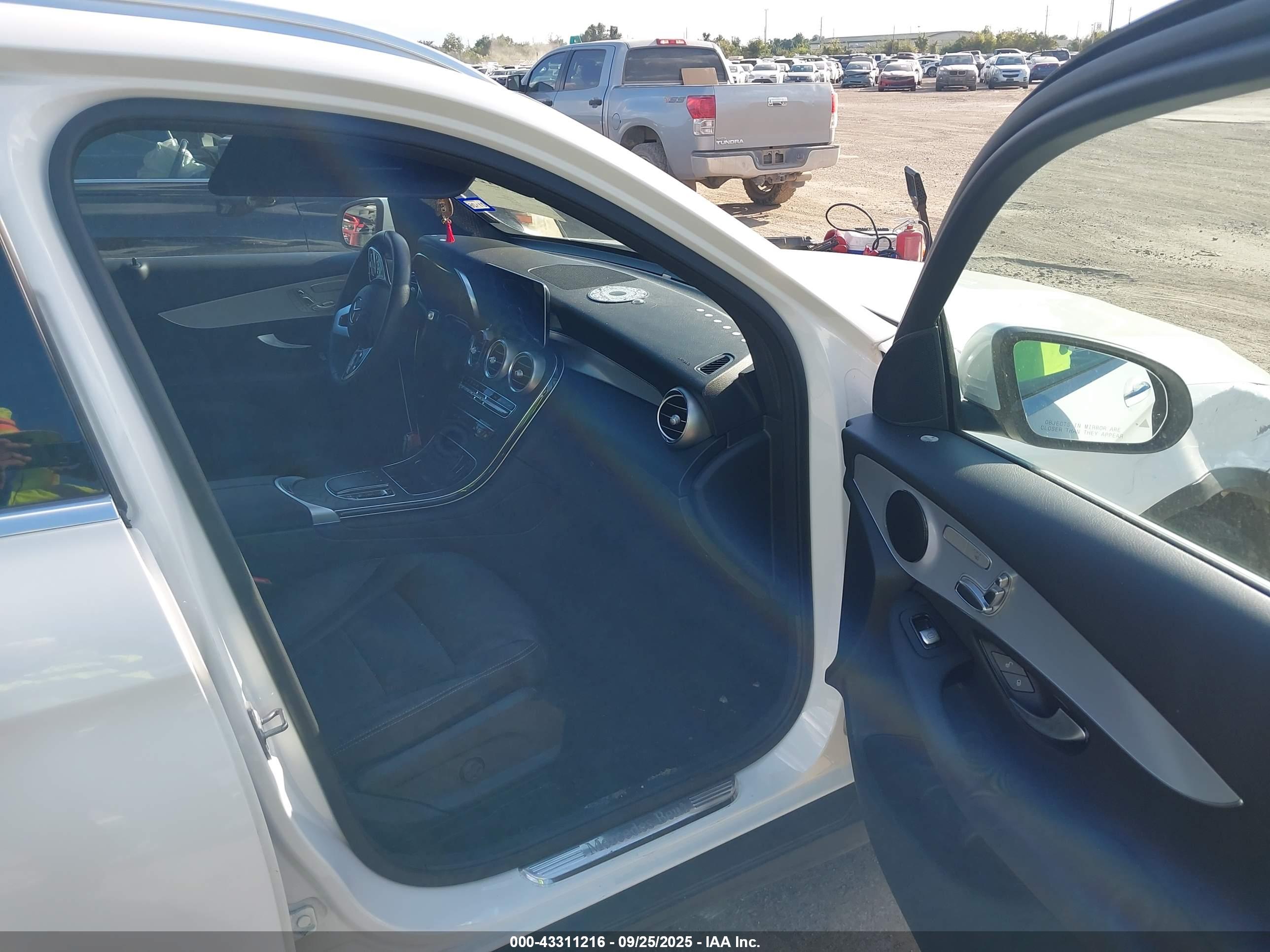 MERCEDES-BENZ GLC image 5