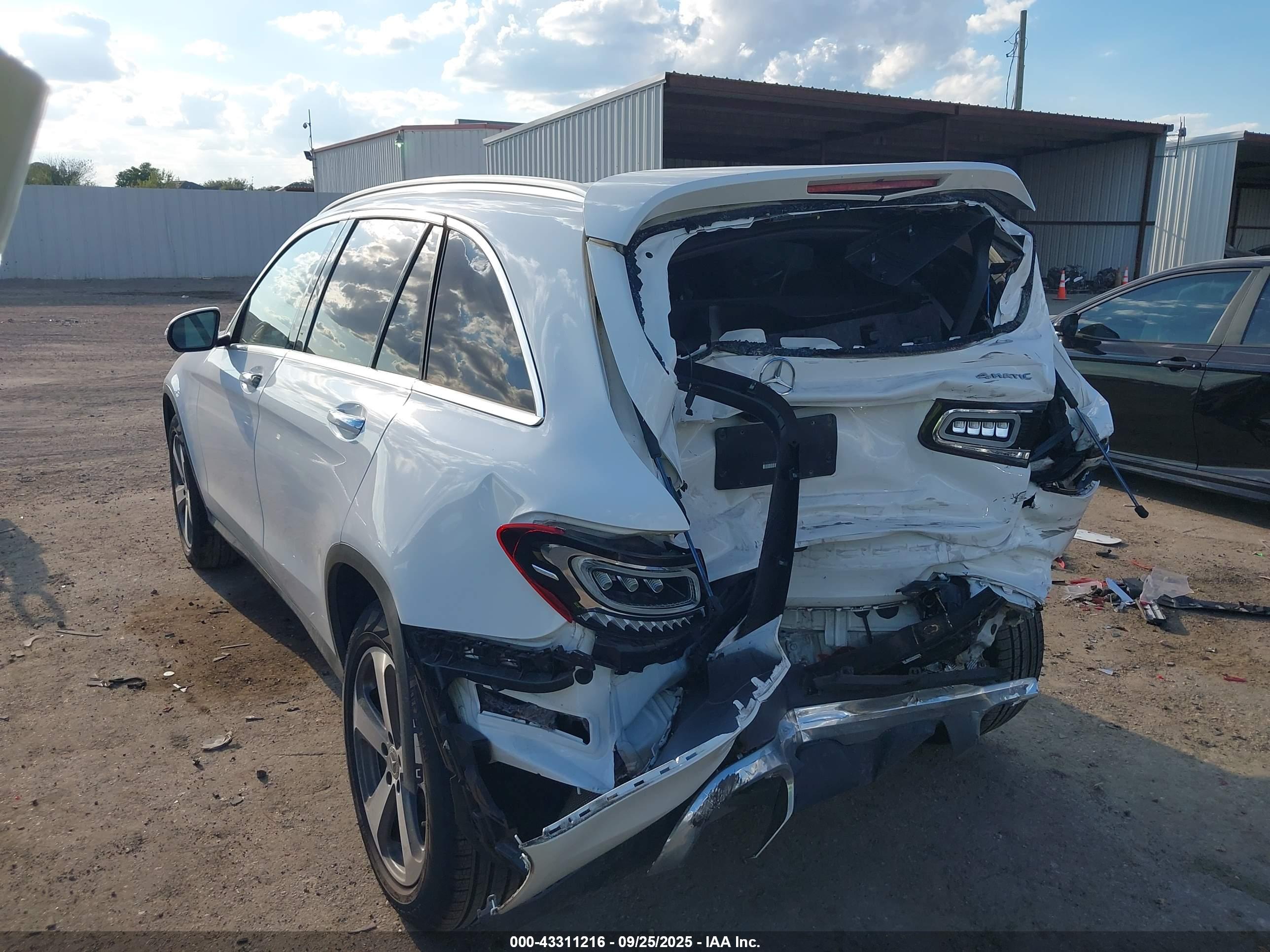 MERCEDES-BENZ GLC image 6