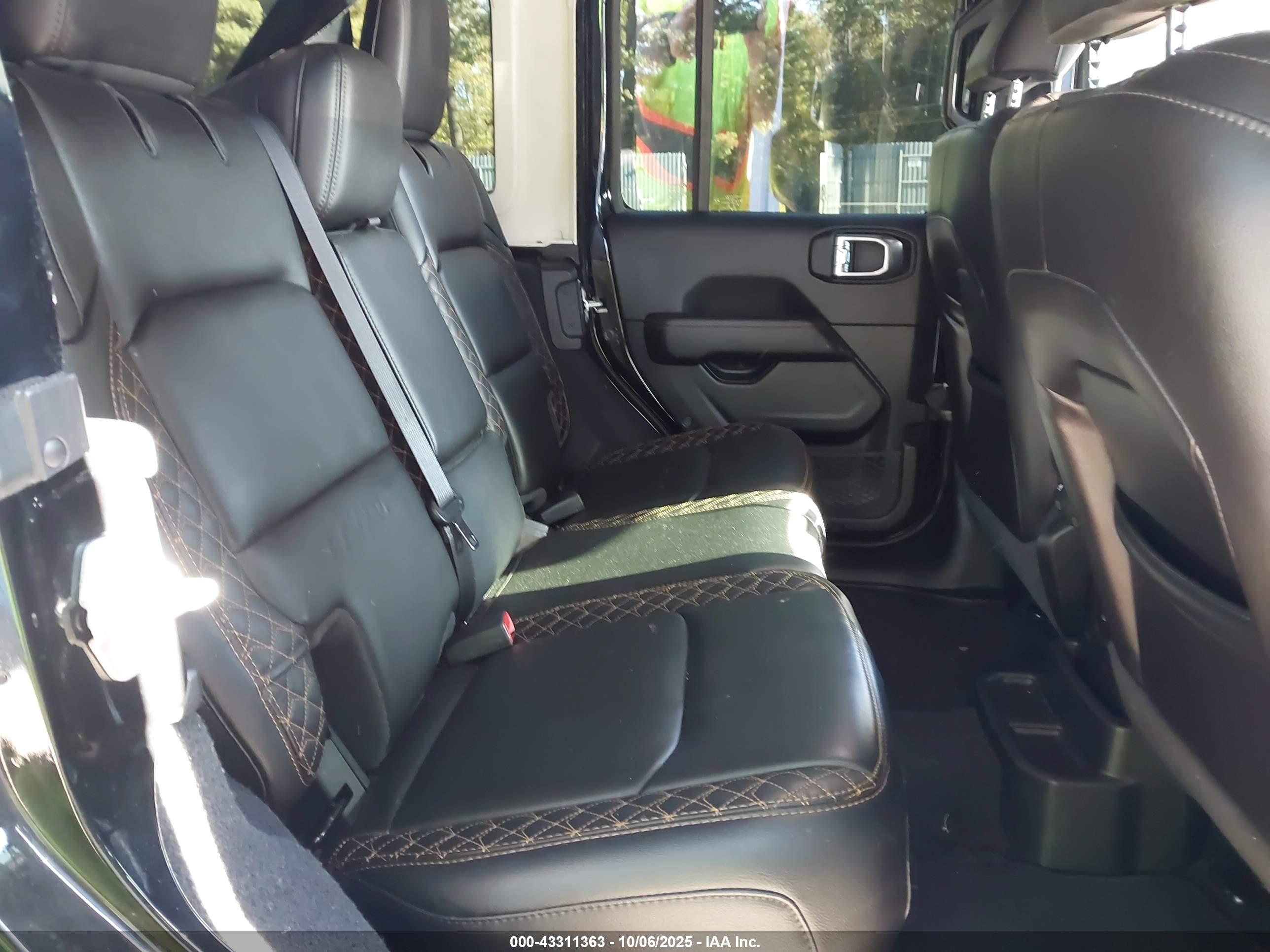 JEEP WRANGLER image 8