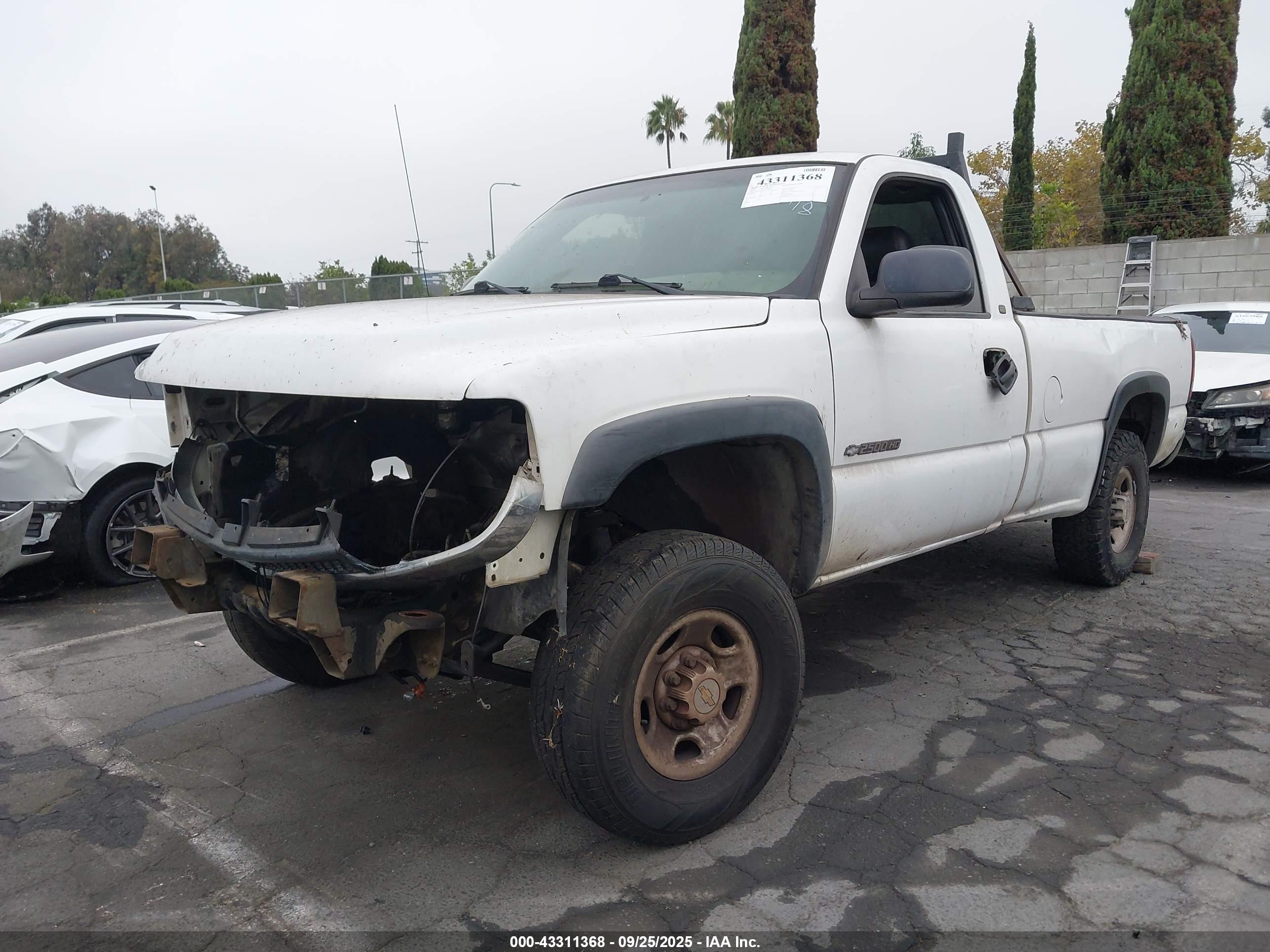 CHEVROLET SILVERADO image 2