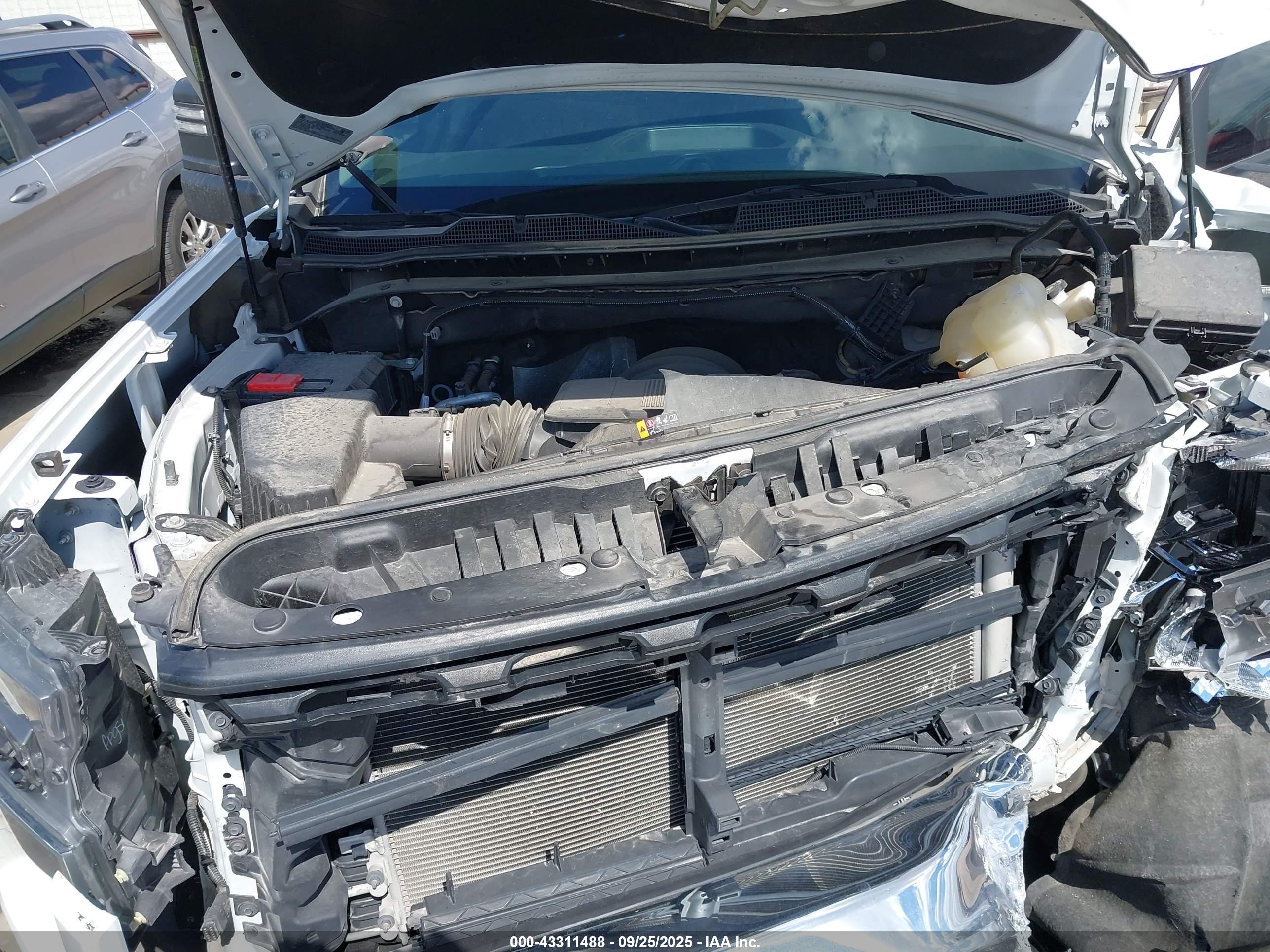 CHEVROLET SILVERADO image 10