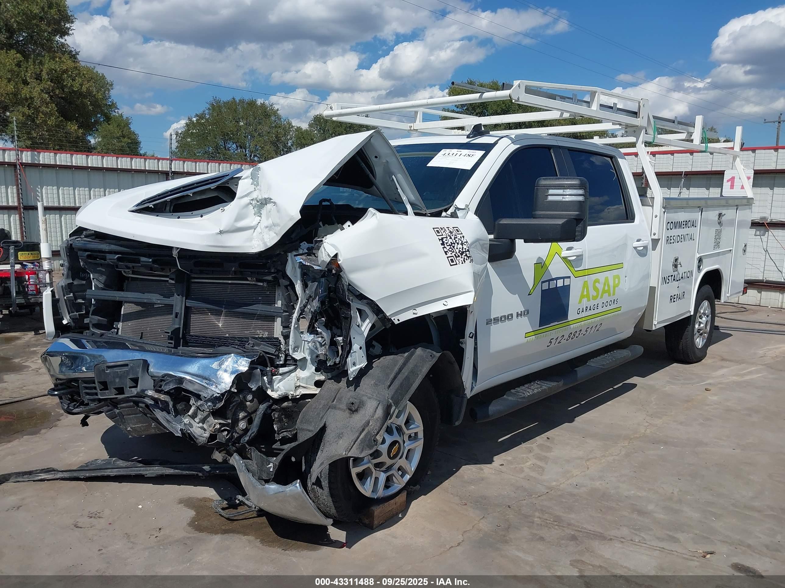 CHEVROLET SILVERADO image 2