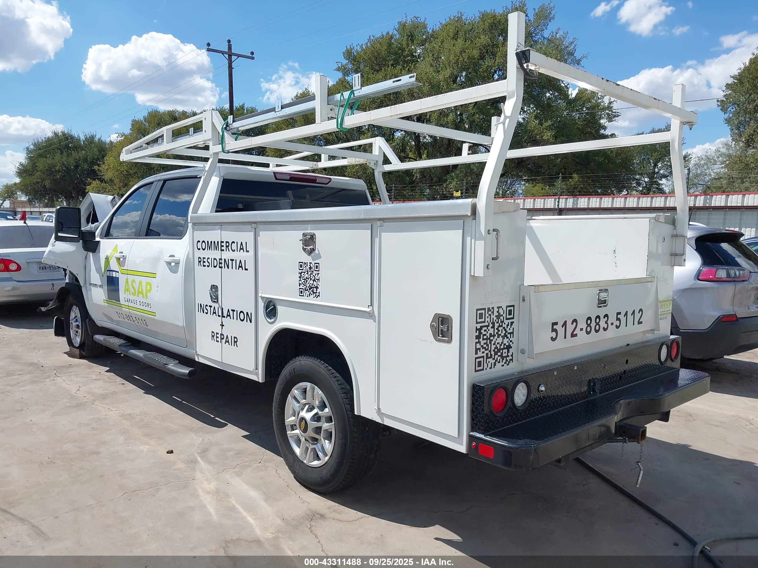 CHEVROLET SILVERADO image 3
