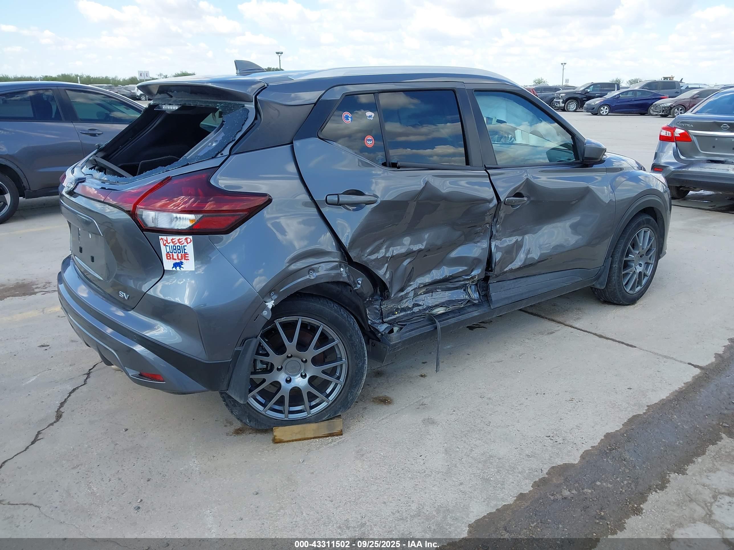 NISSAN KICKS image 4
