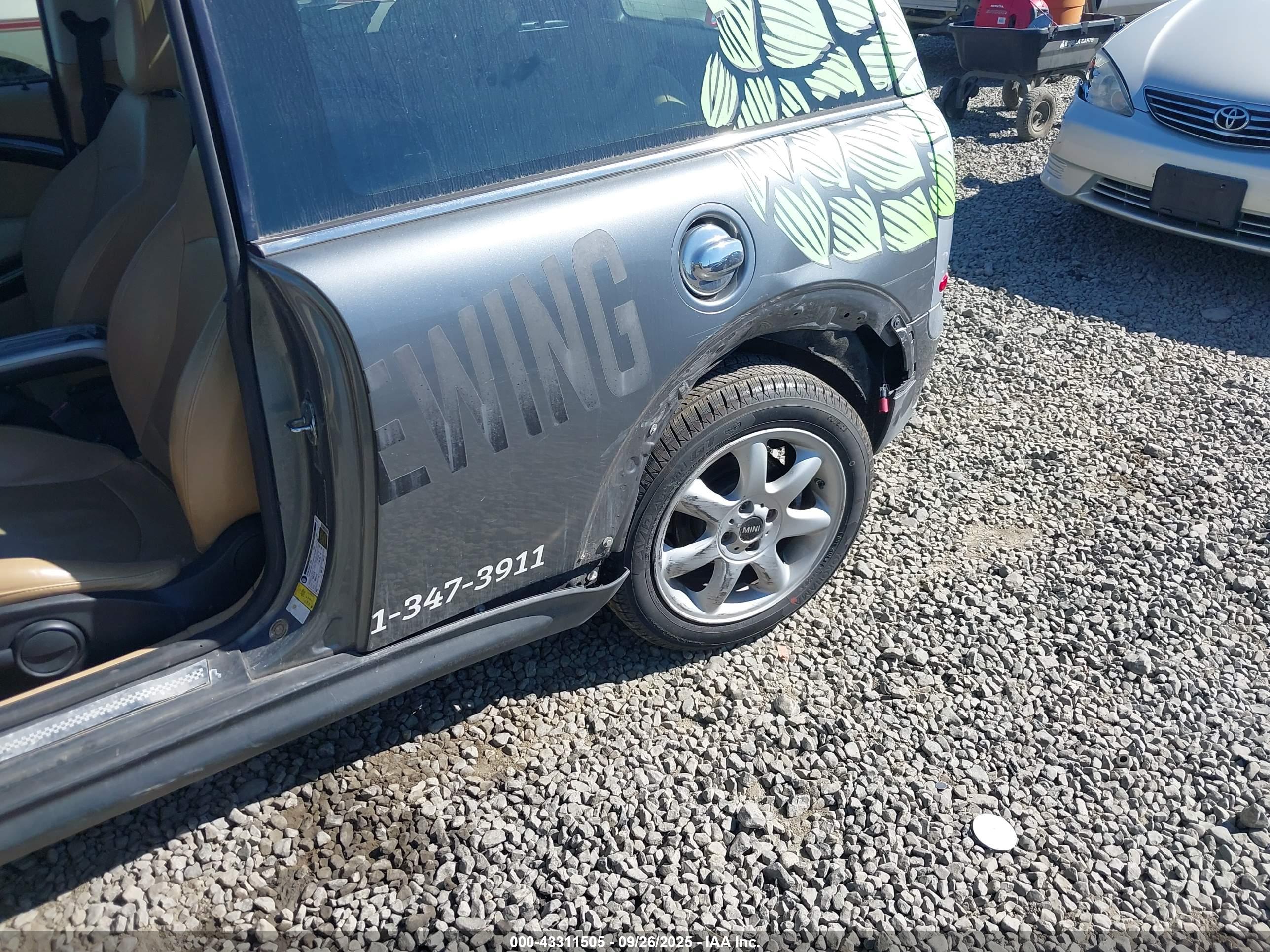 MINI COOPER image 6