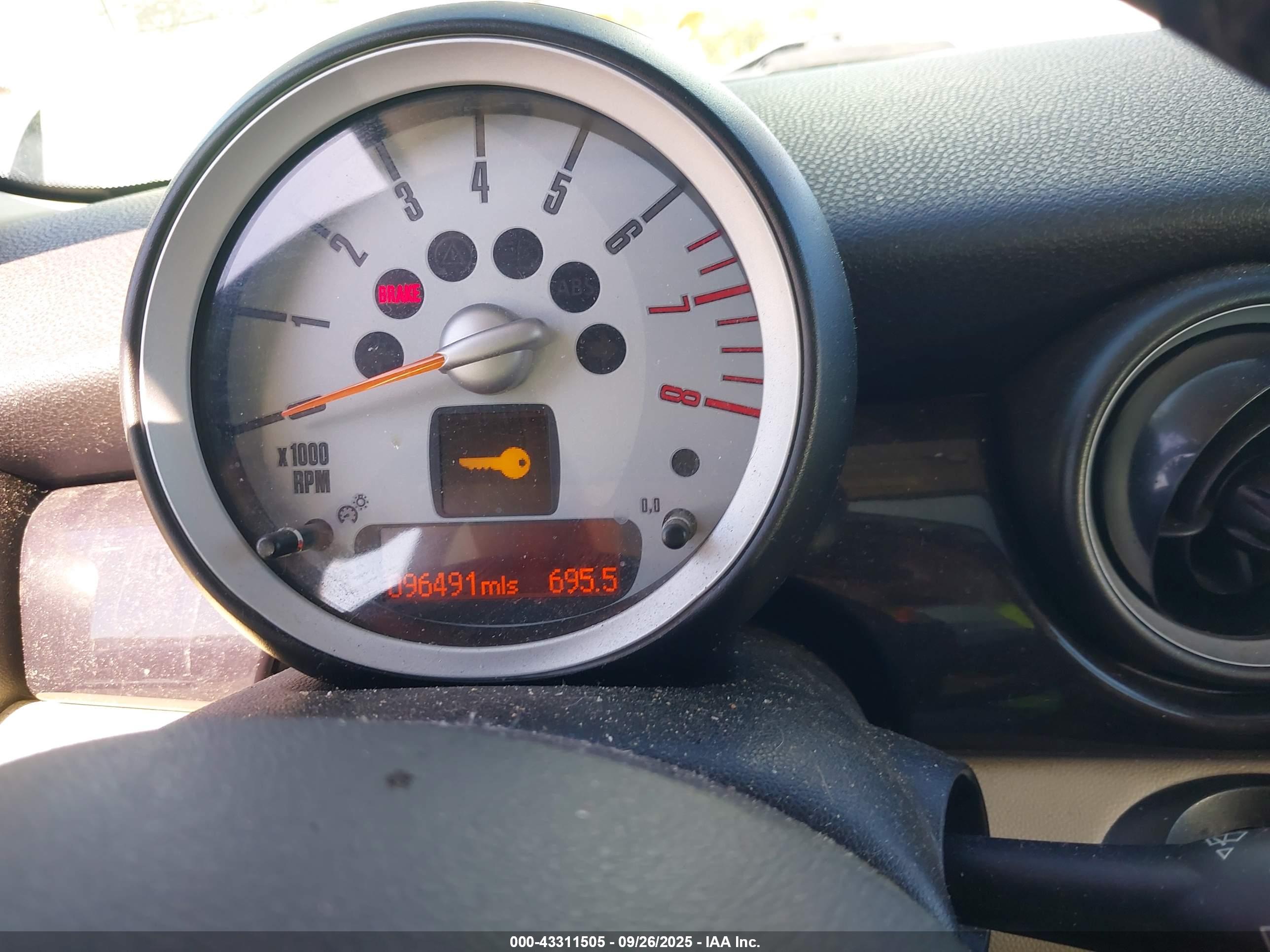 MINI COOPER image 7
