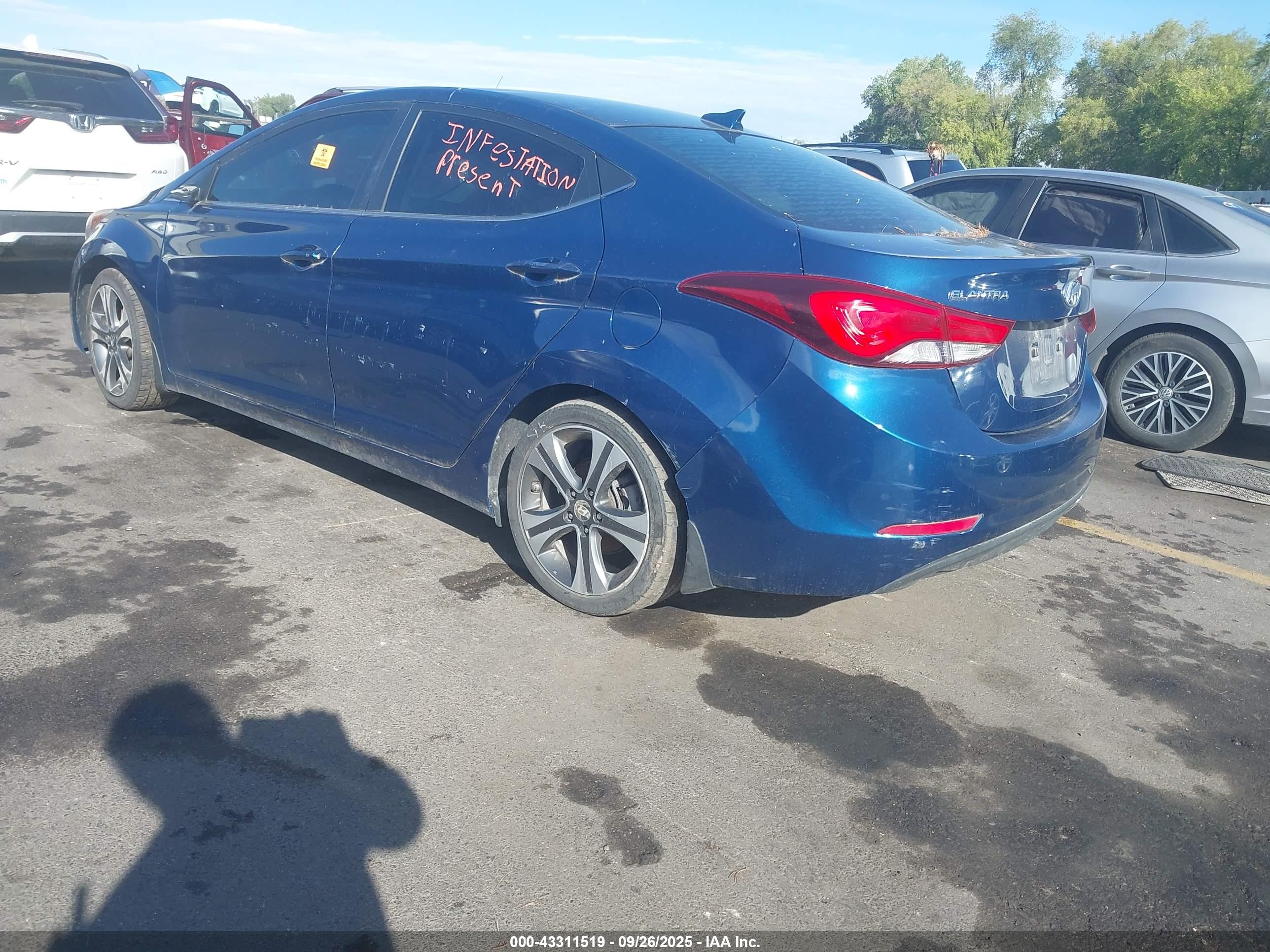 HYUNDAI ELANTRA image 3