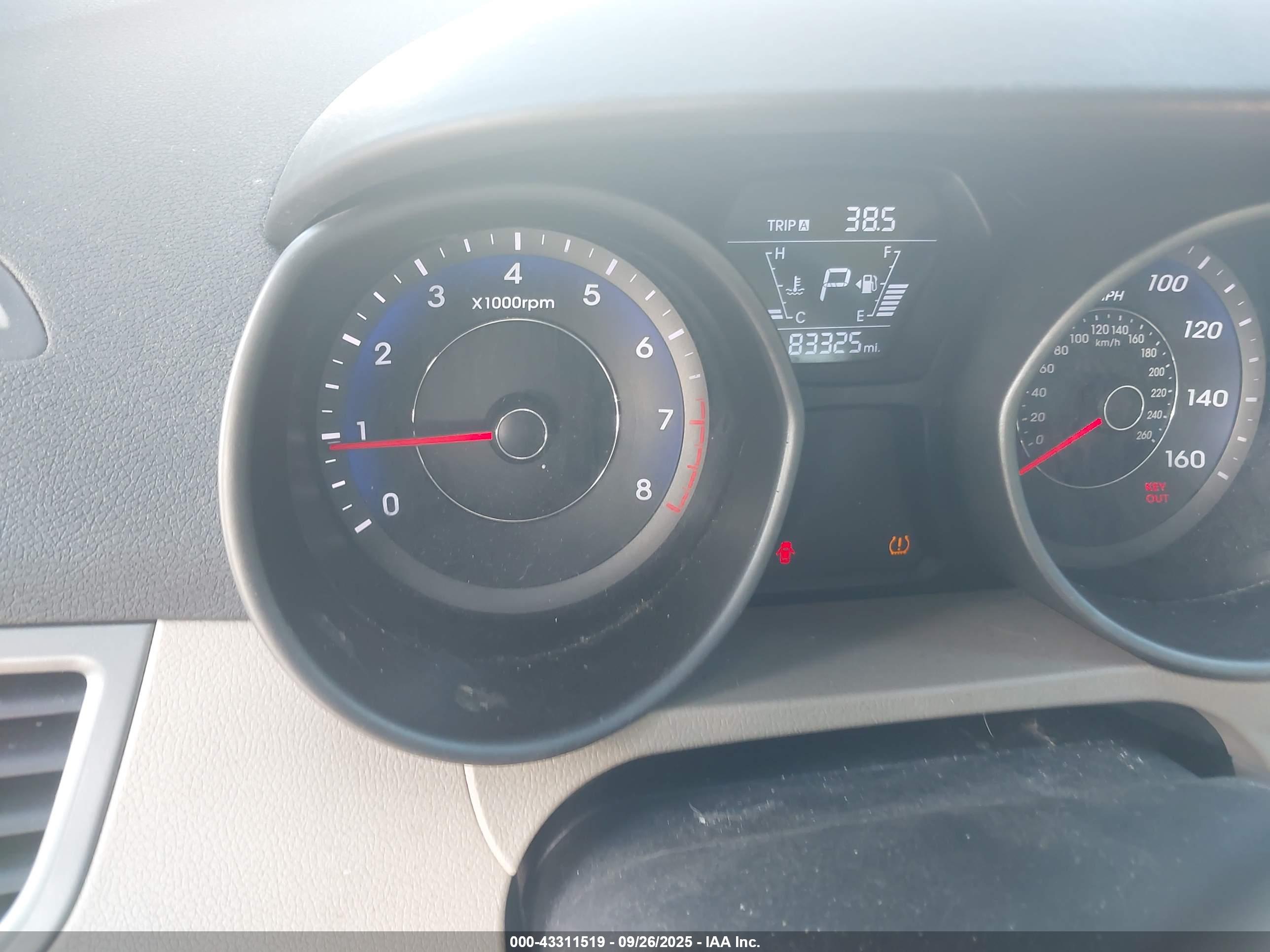 HYUNDAI ELANTRA image 7