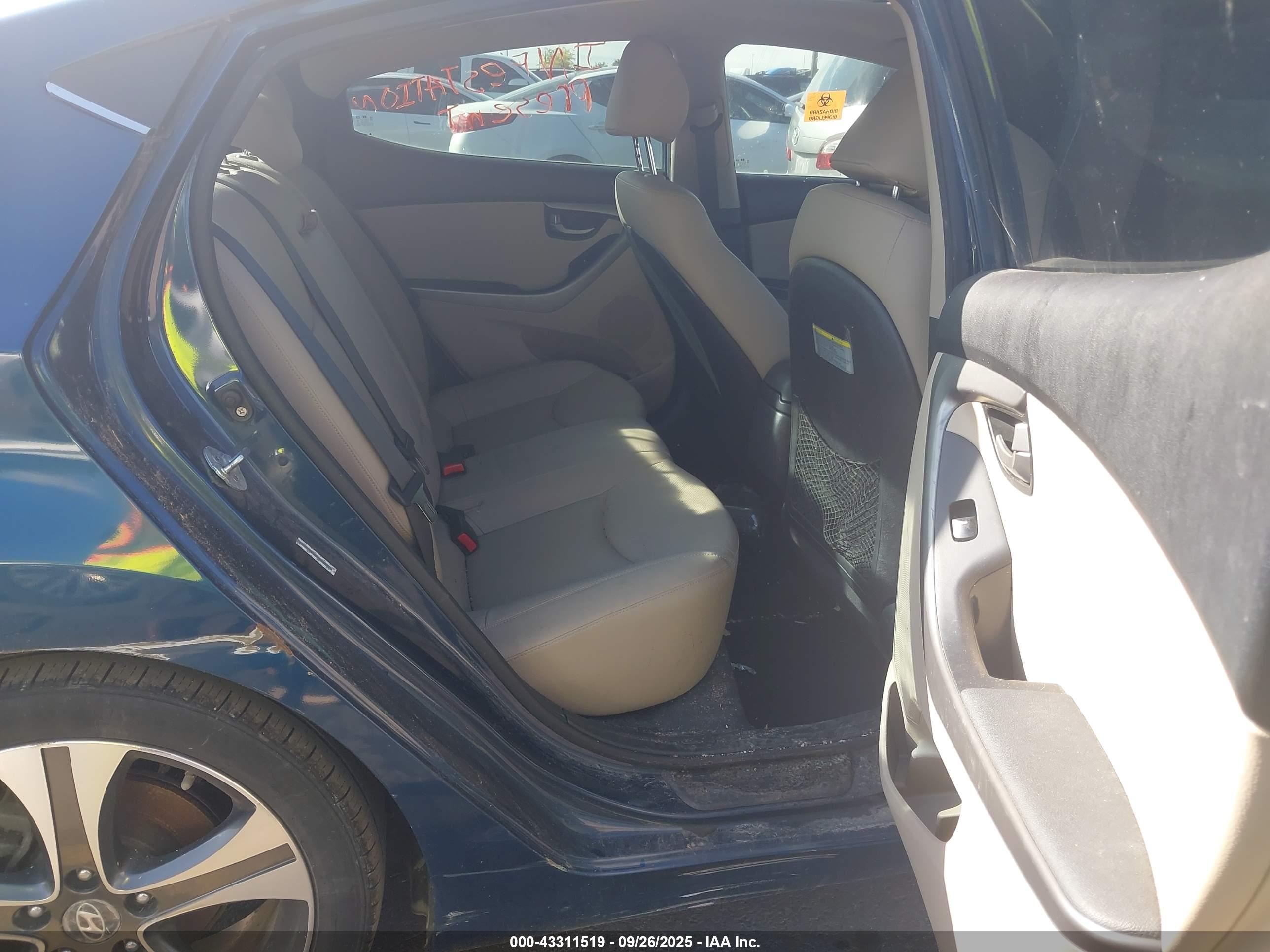 HYUNDAI ELANTRA image 8