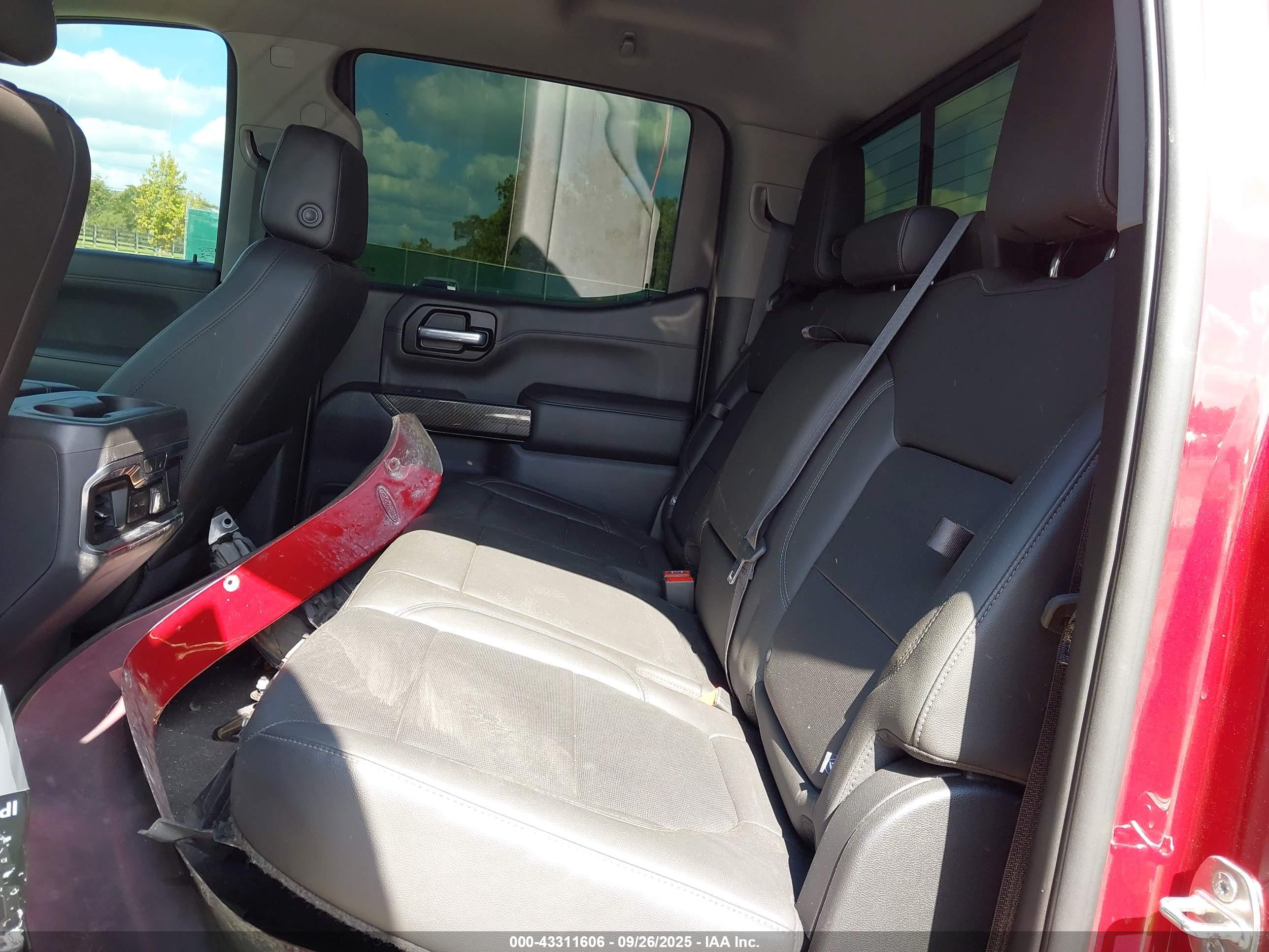 GMC SIERRA image 8